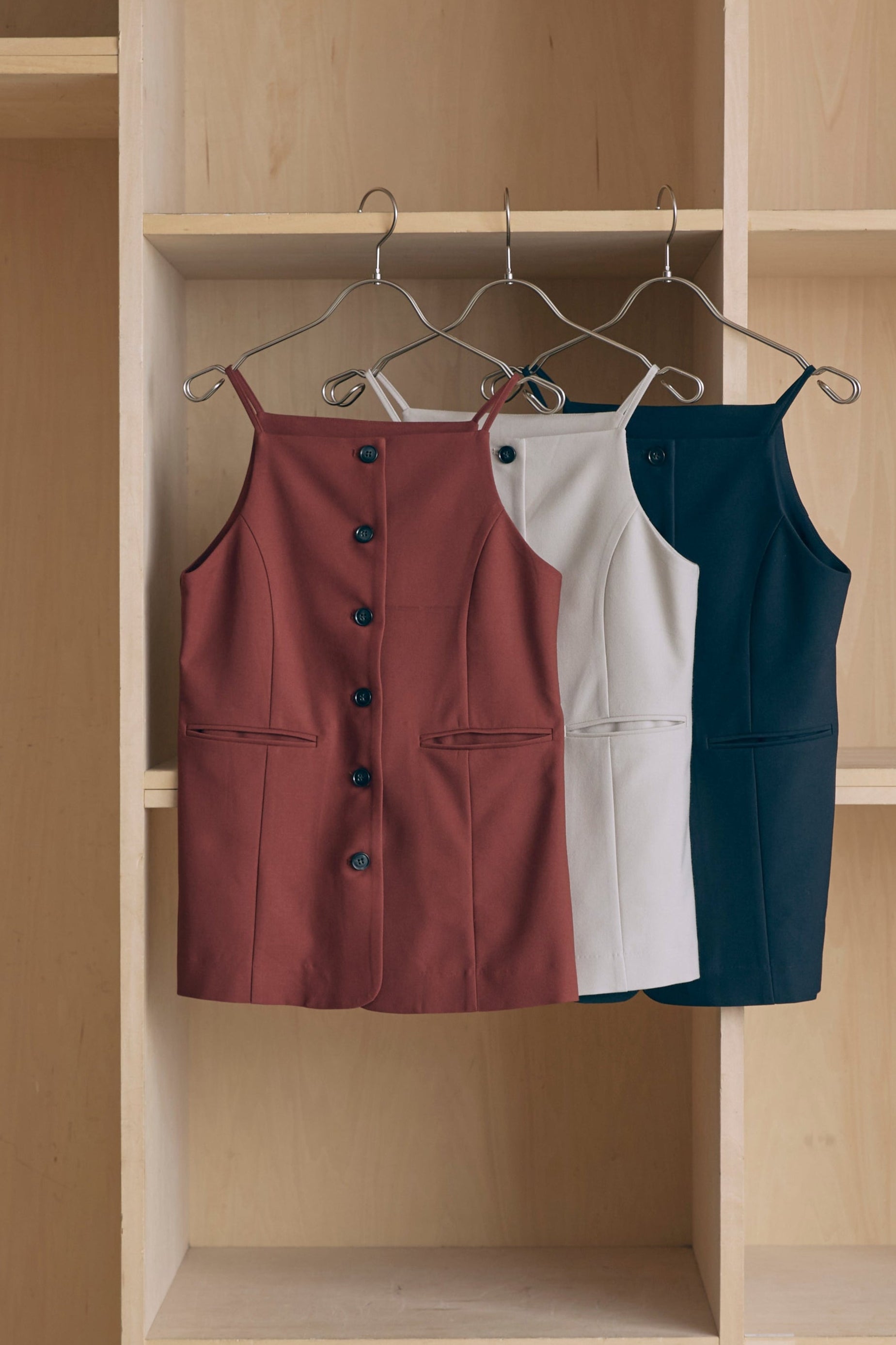 Boxy Fit Vest レッド