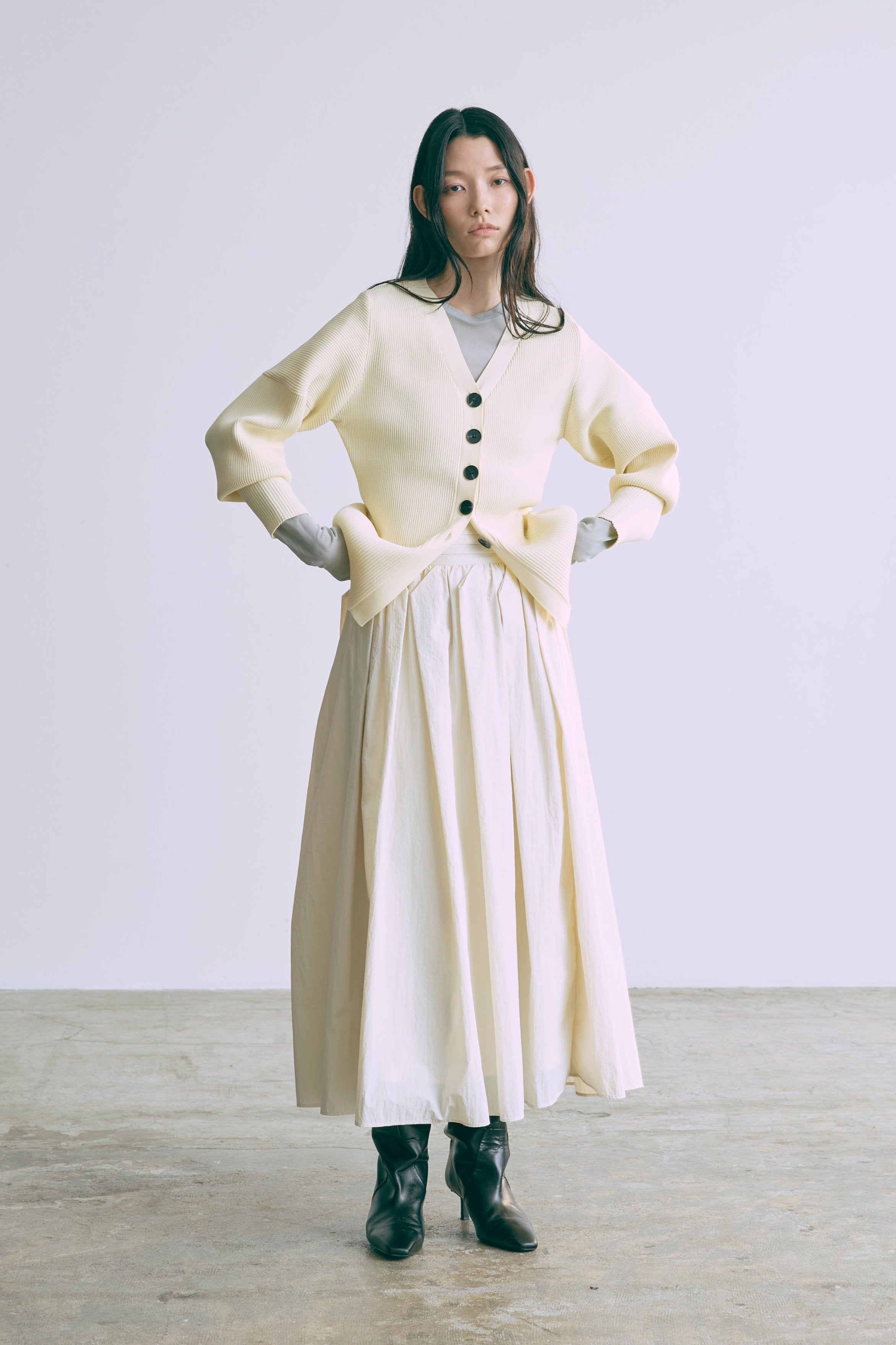 着用カラー:オフホワイト モデル身長:174cm