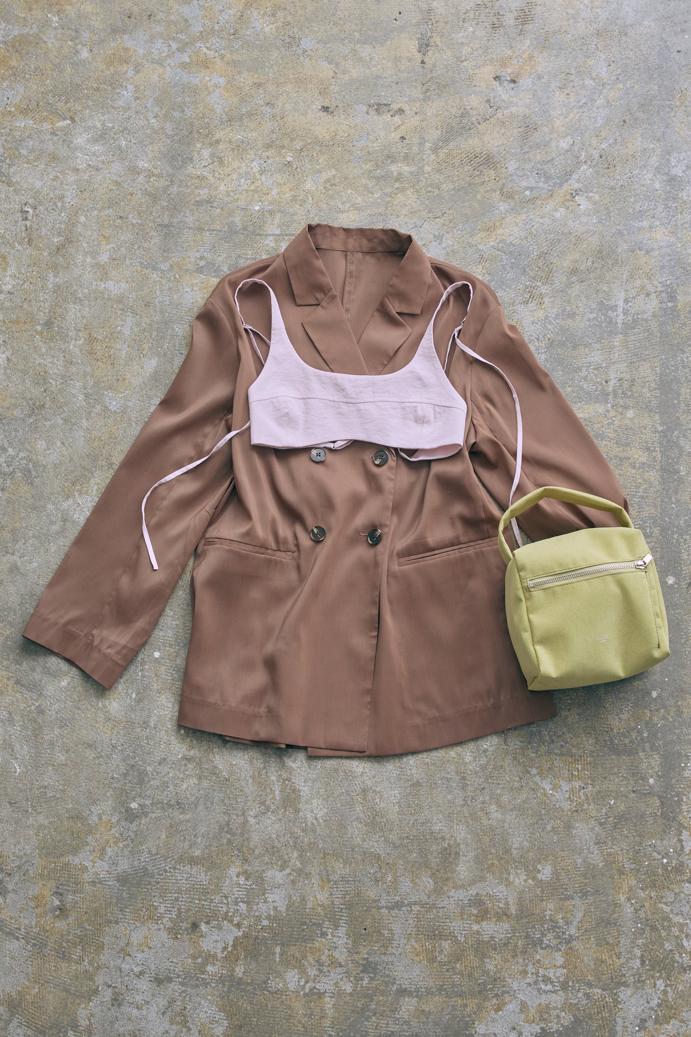 着用カラー:ブラウン