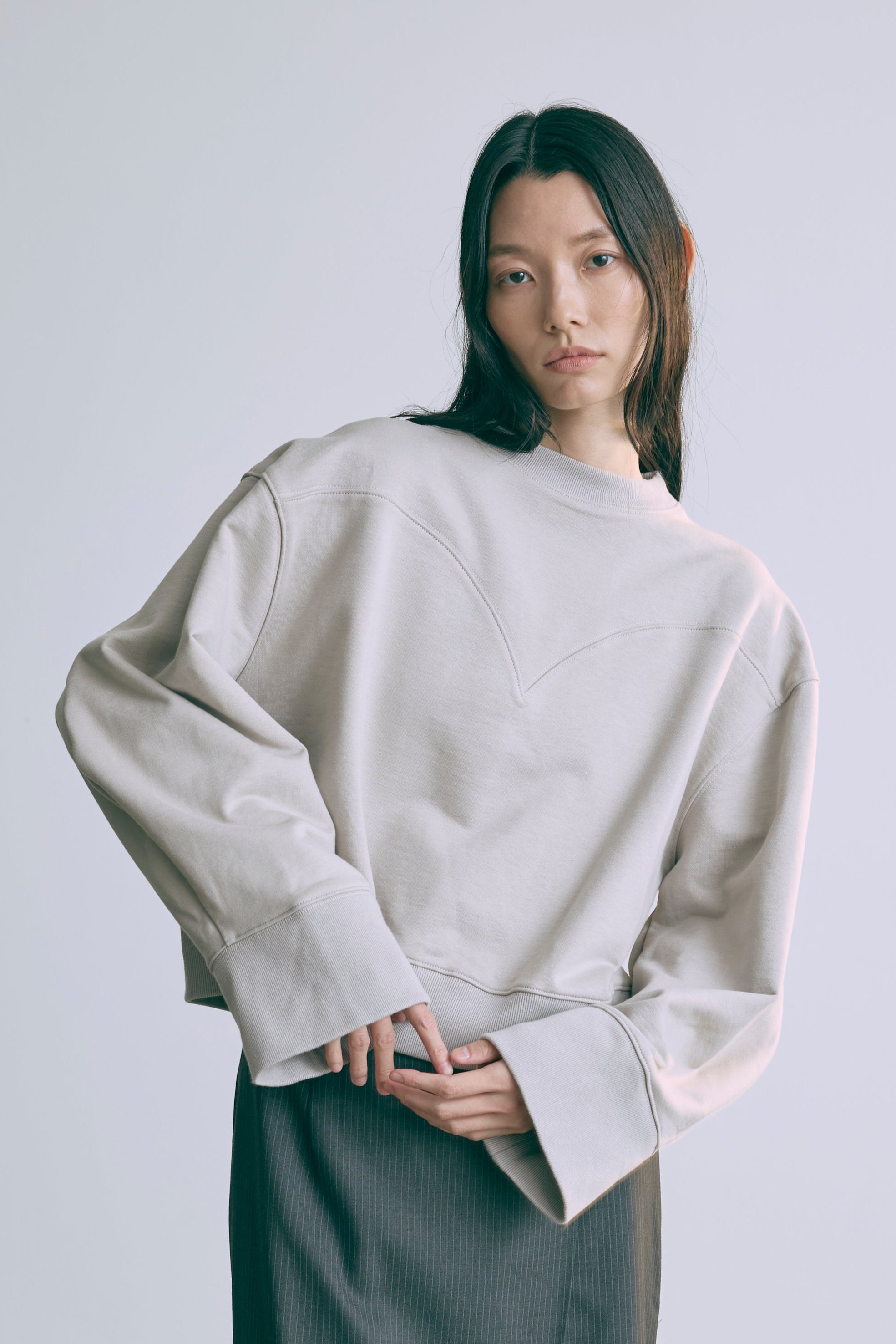 着用カラー:グレージュ モデル身長:174cm