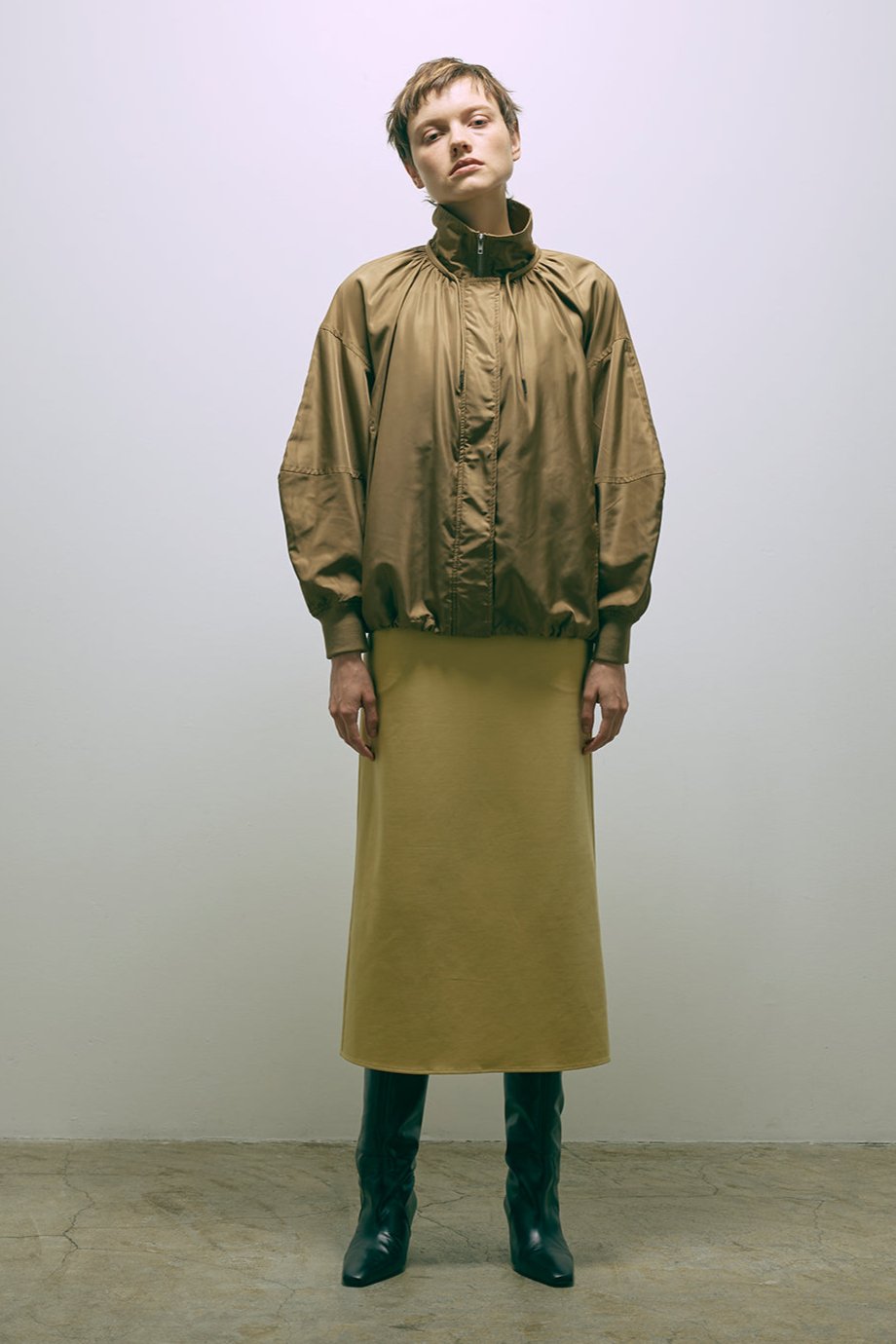 着用カラー:キャメル モデル身長:178cm