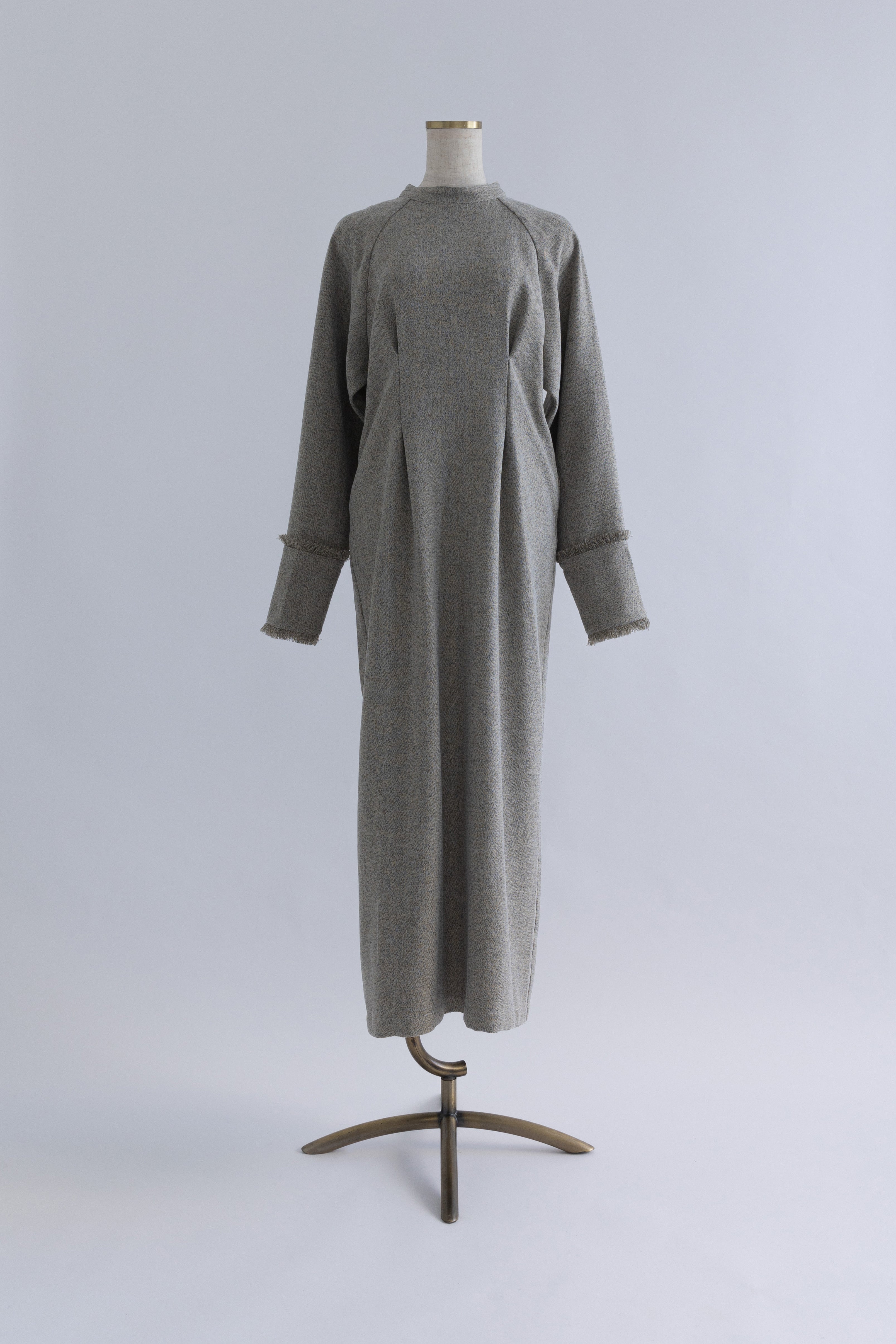 着用カラー:グレージュ