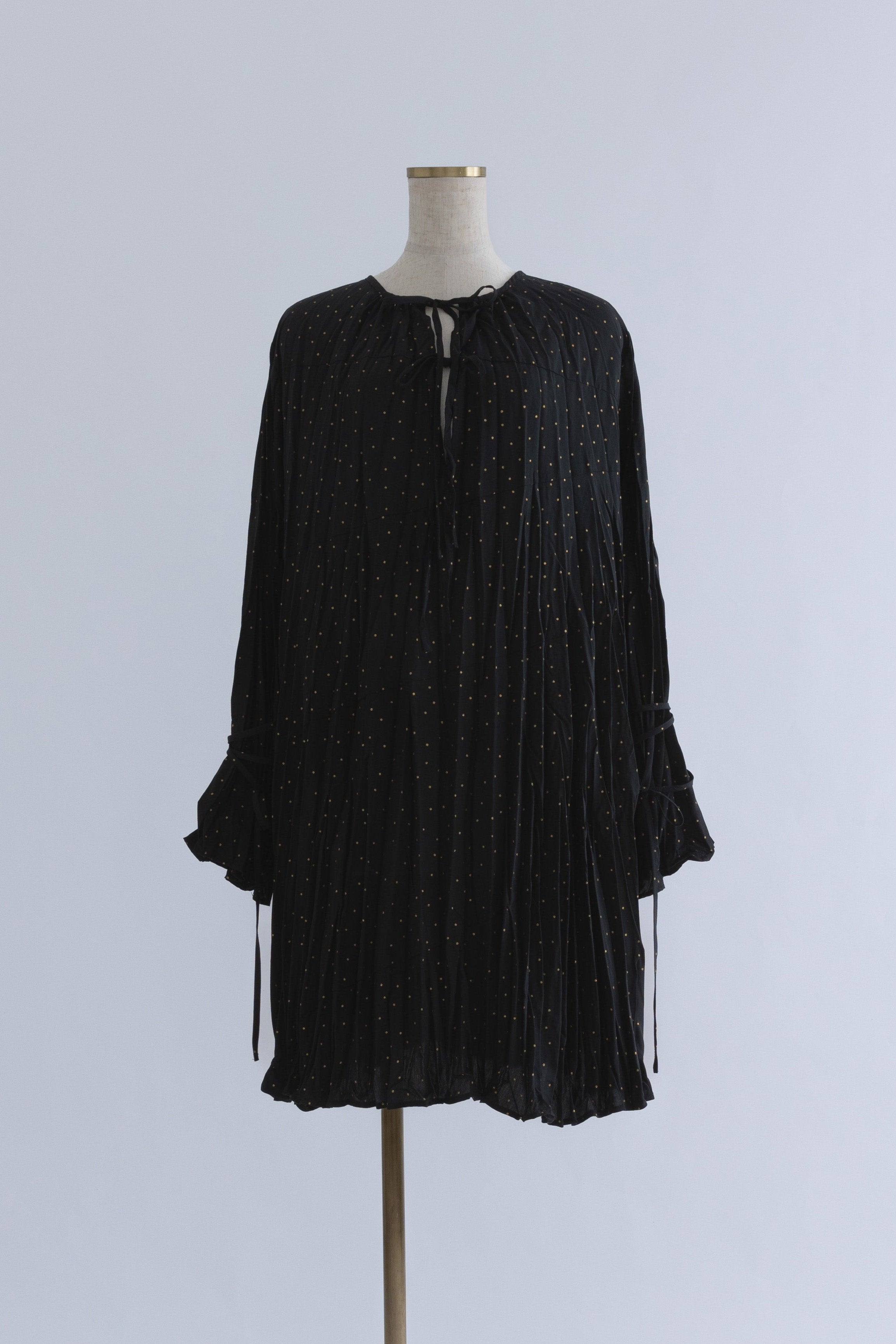 着用カラー:ブラック