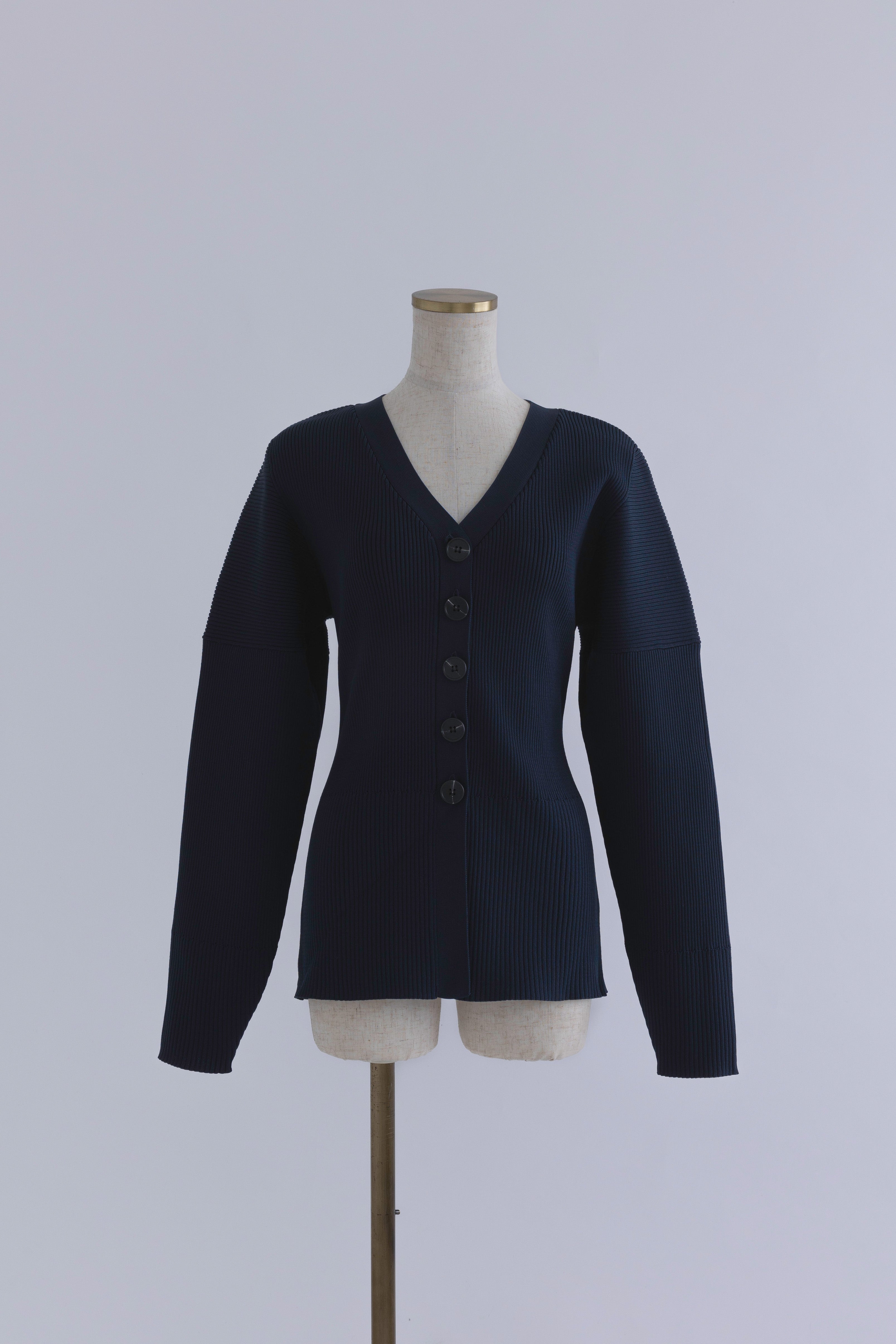 着用カラー:ネイビー