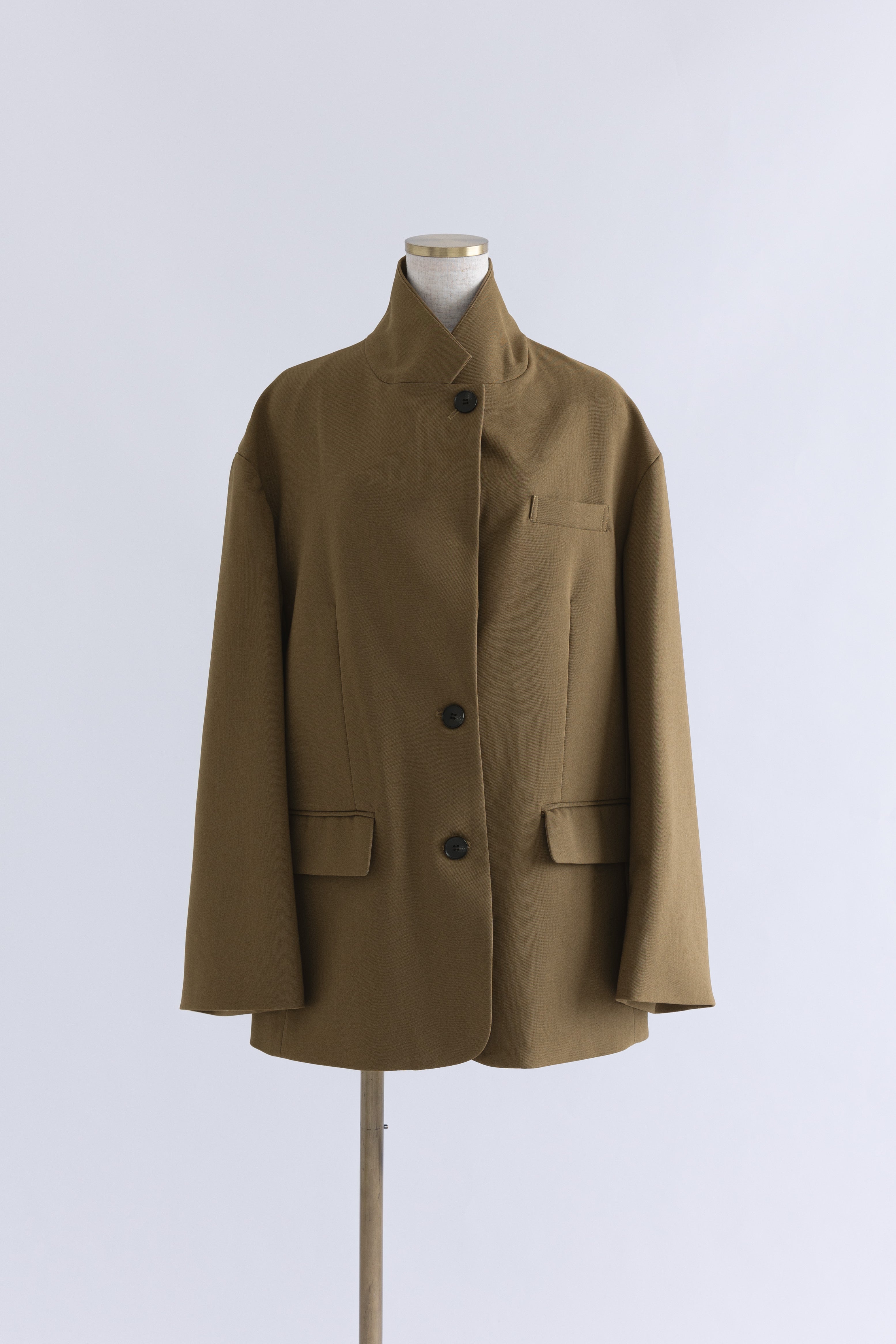 着用カラー:ブラウン