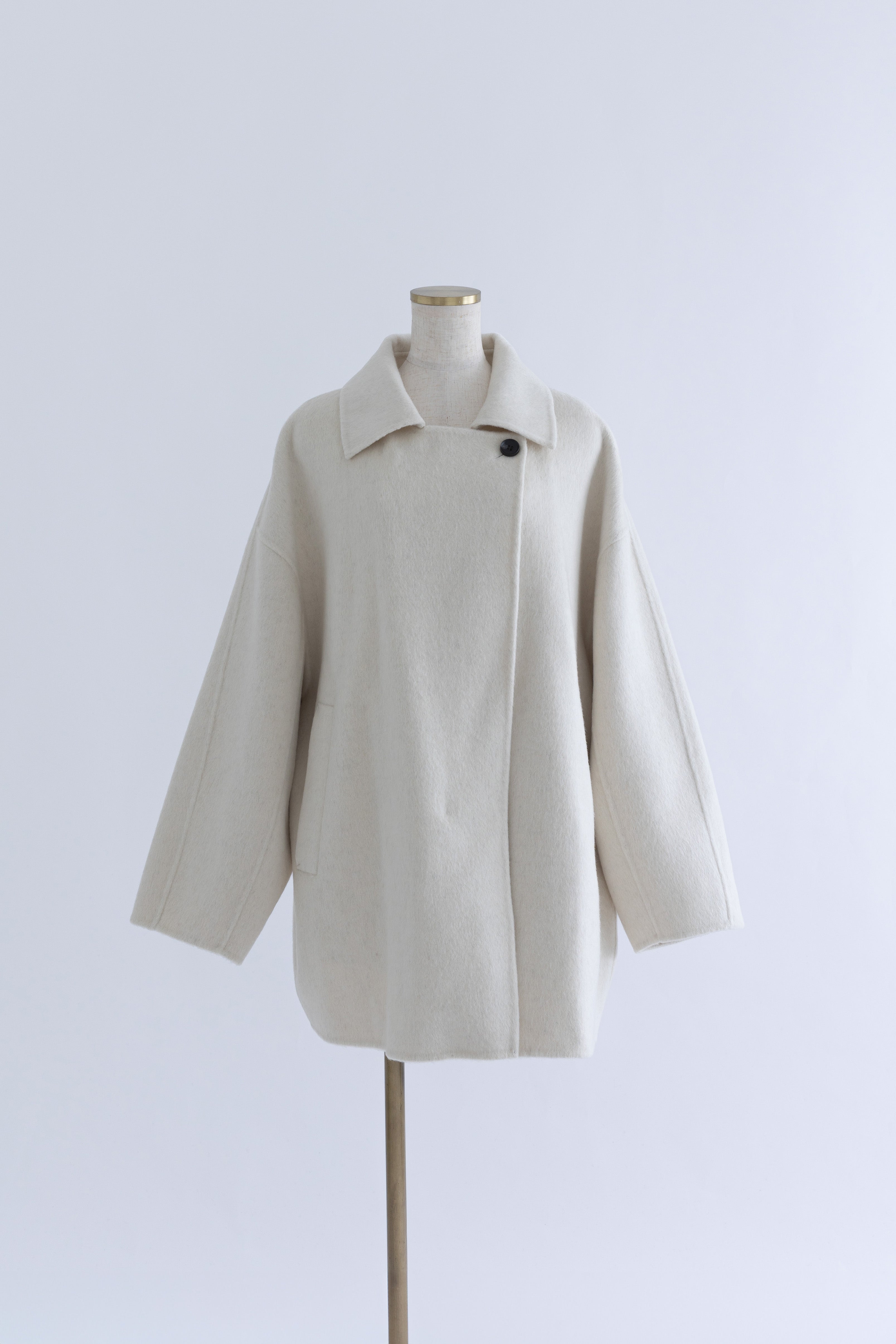 着用カラー:アイボリー