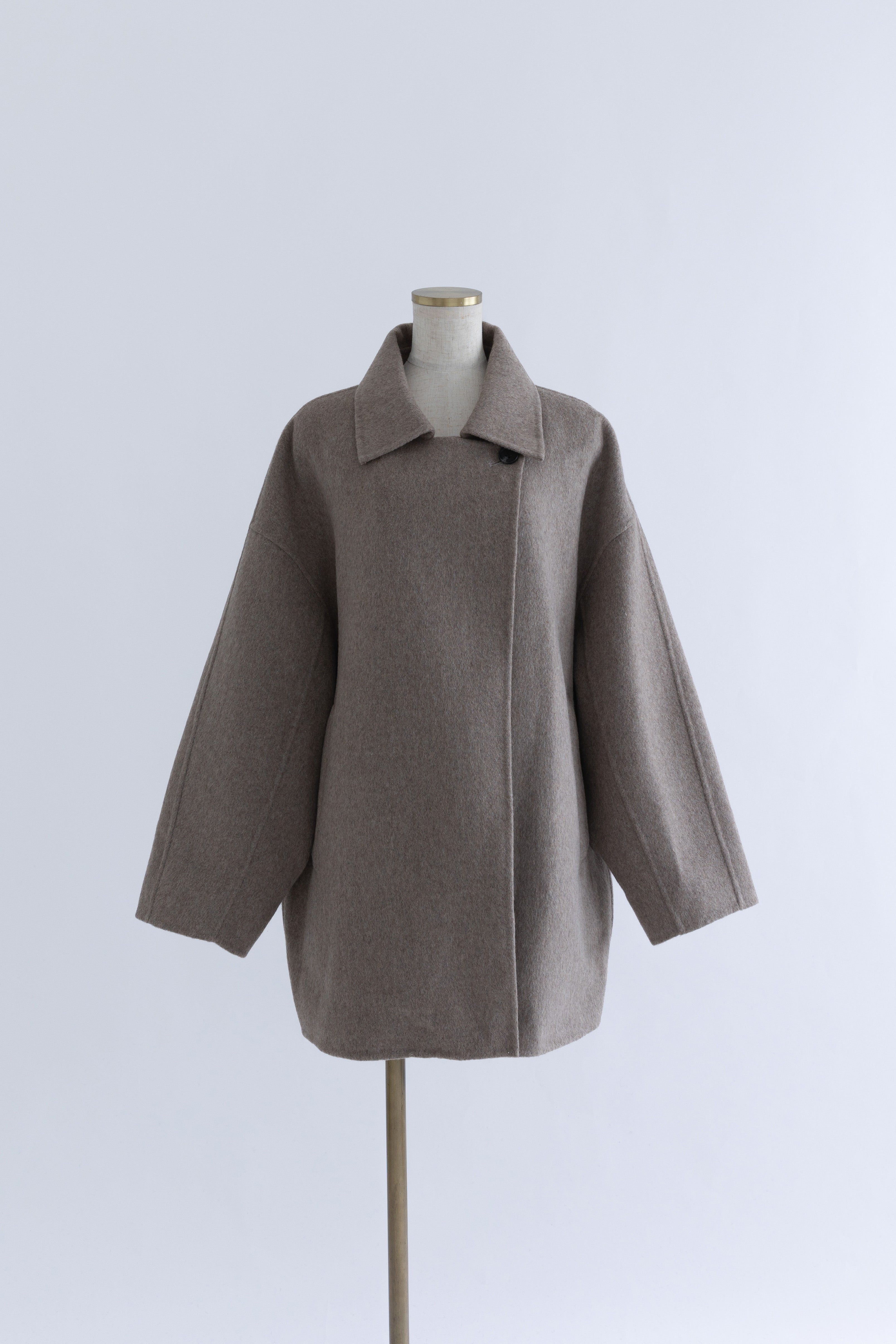 着用カラー:ベージュ