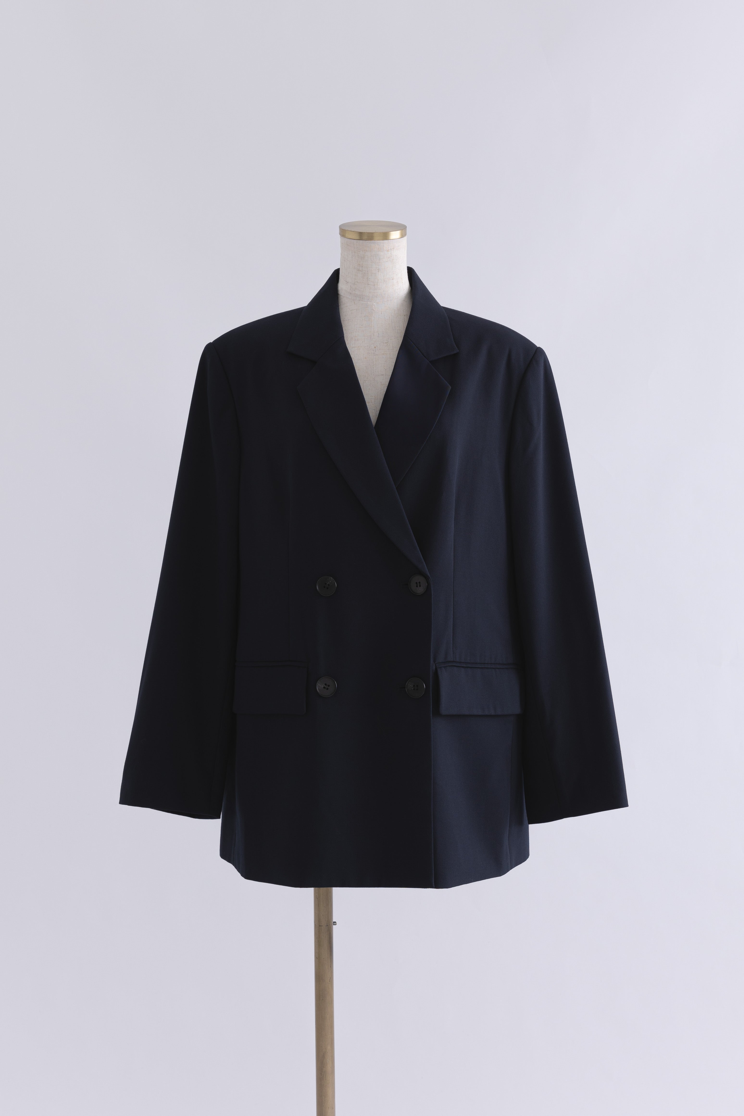 着用カラー:ネイビー