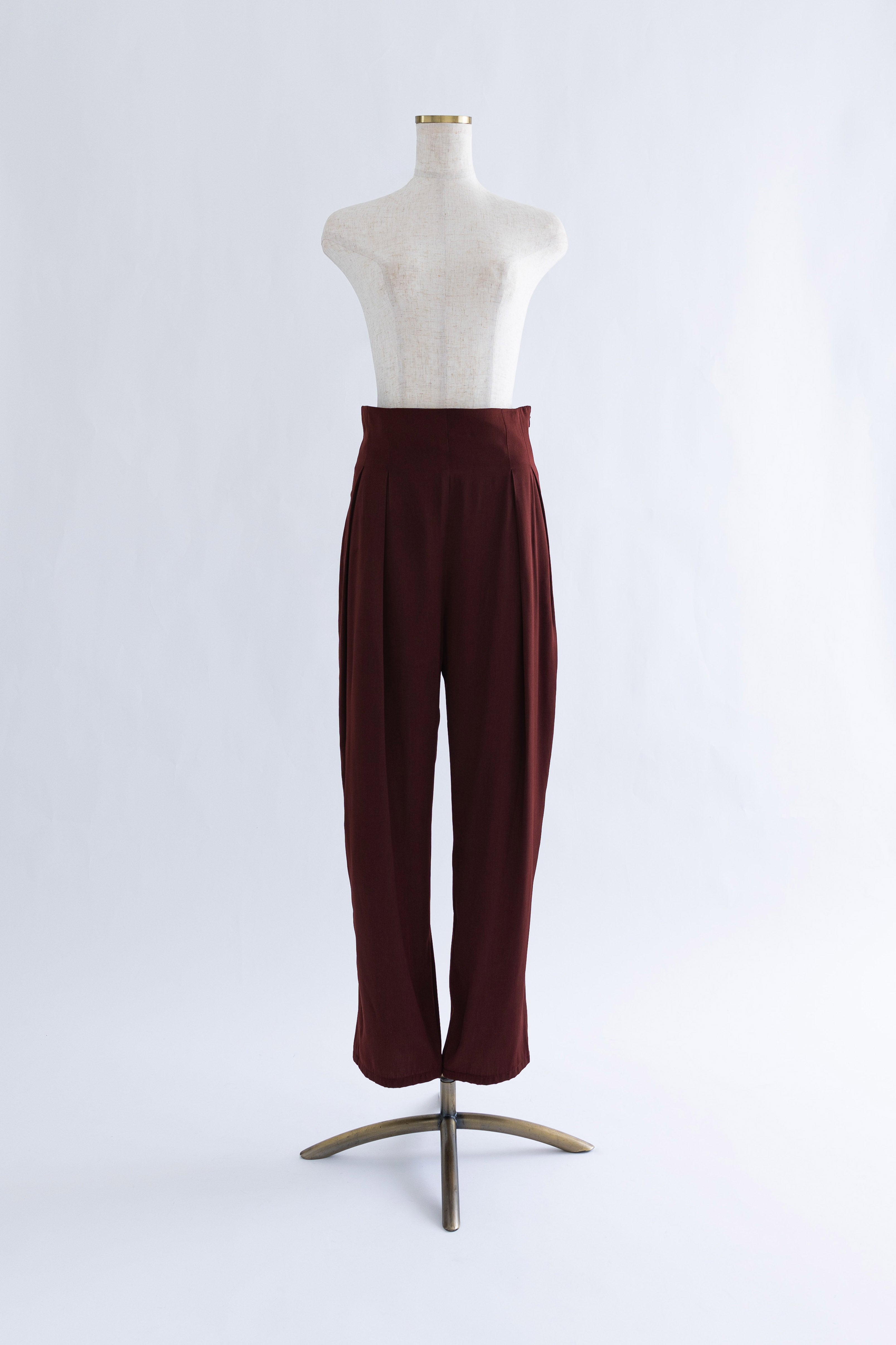 着用カラー:バーガンディ 着用サイズ:1サイズ モデル身長:170cm