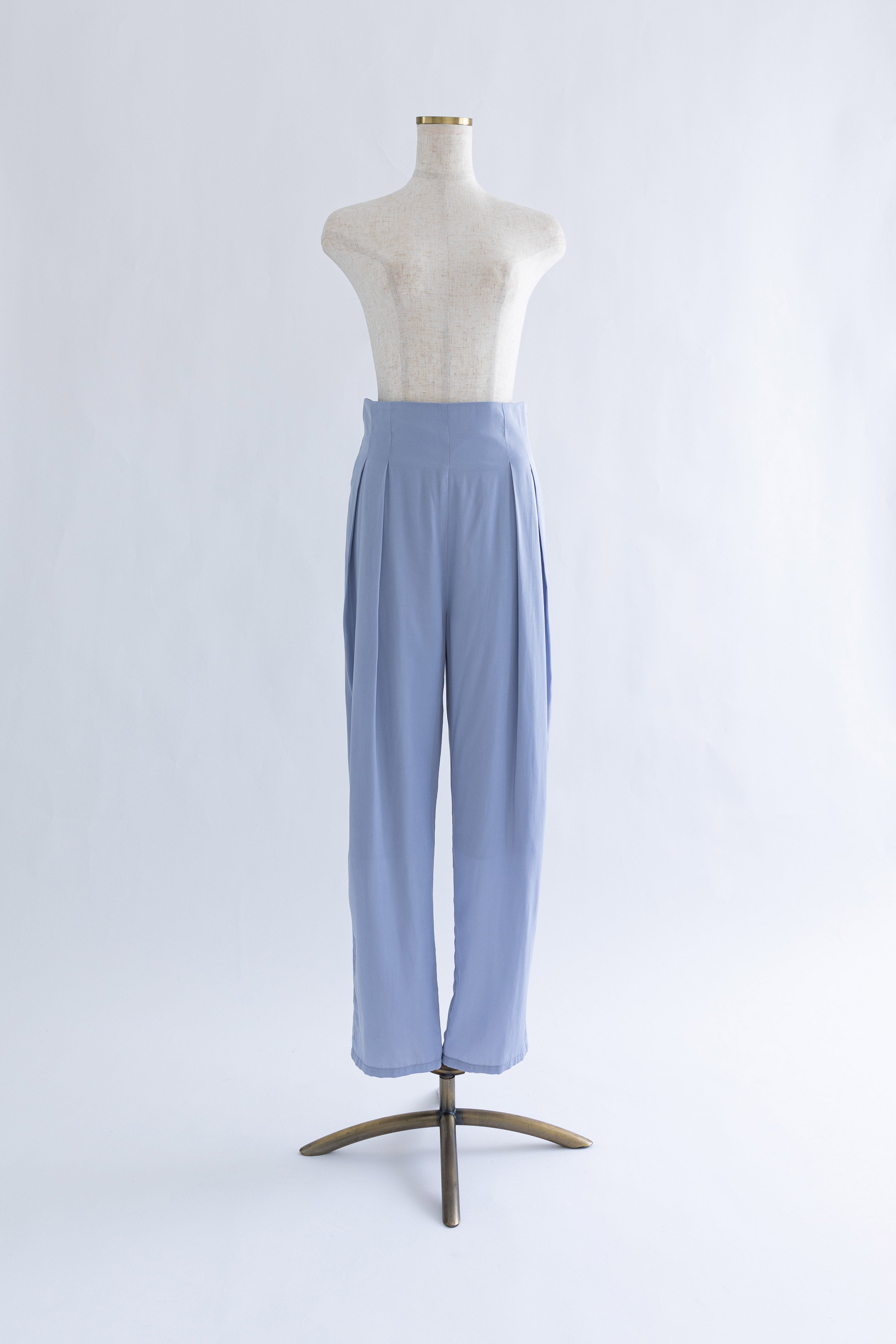 着用カラー:ブルー