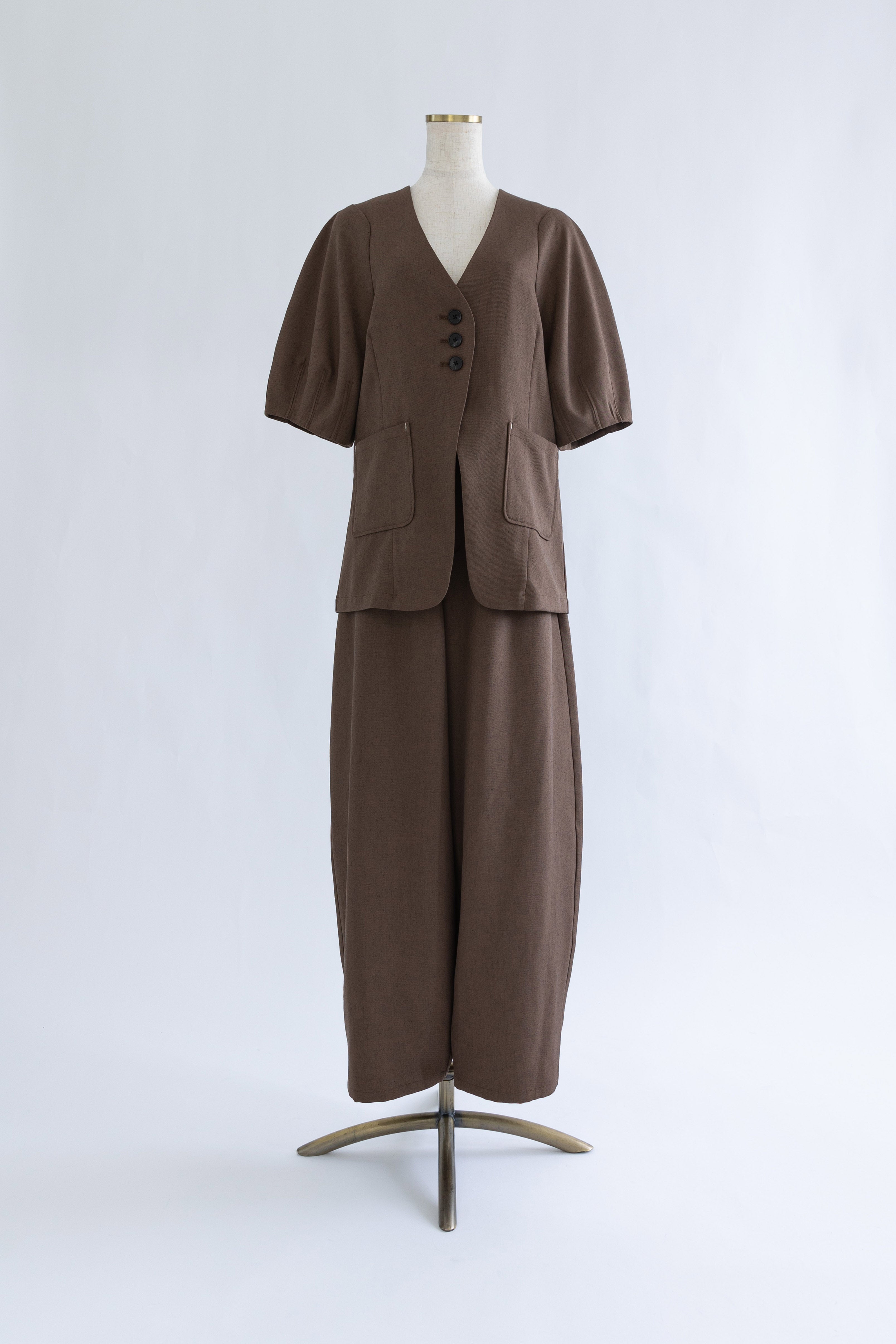 着用カラー:ブラウン