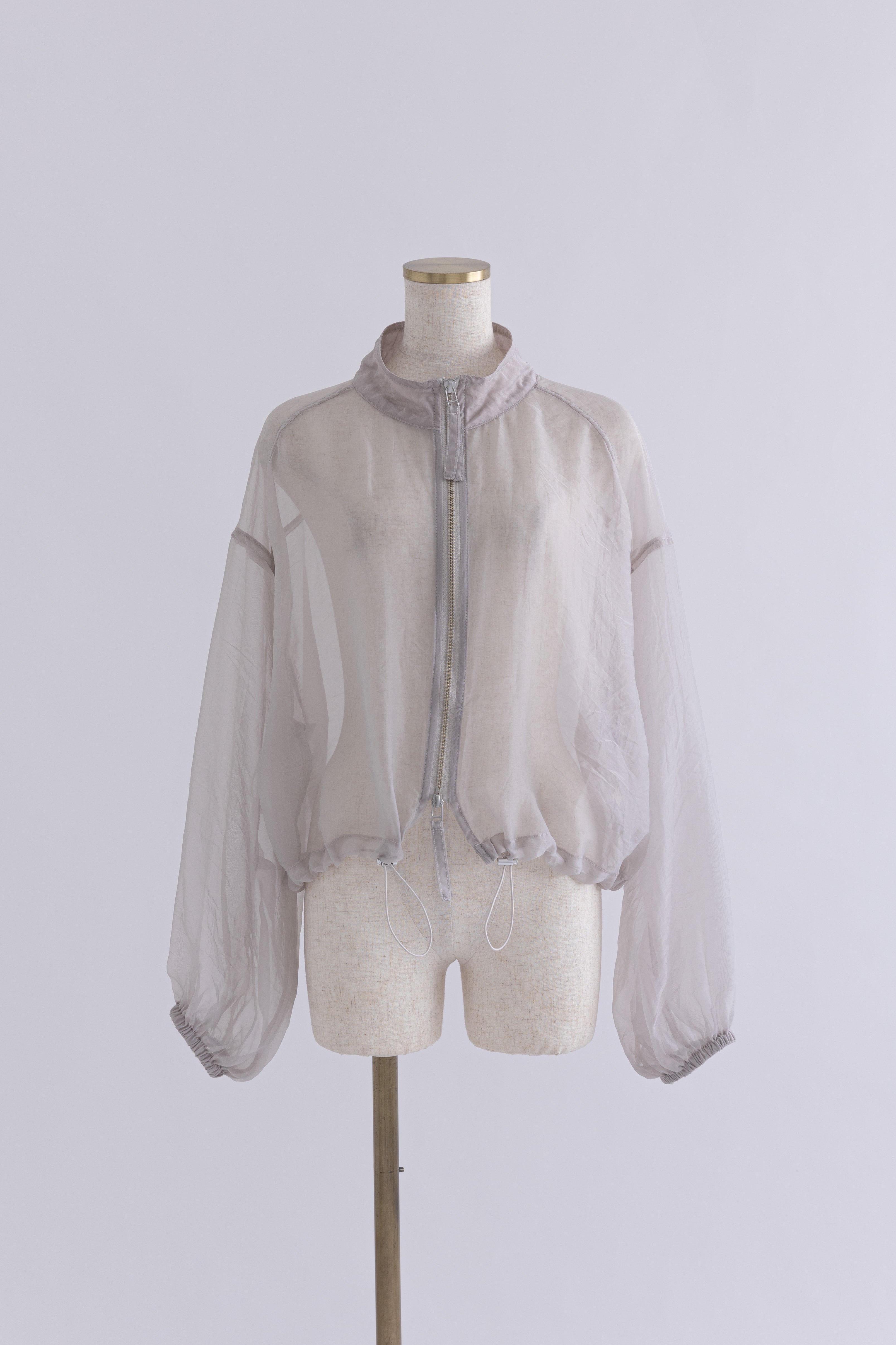 着用カラー:オートミール