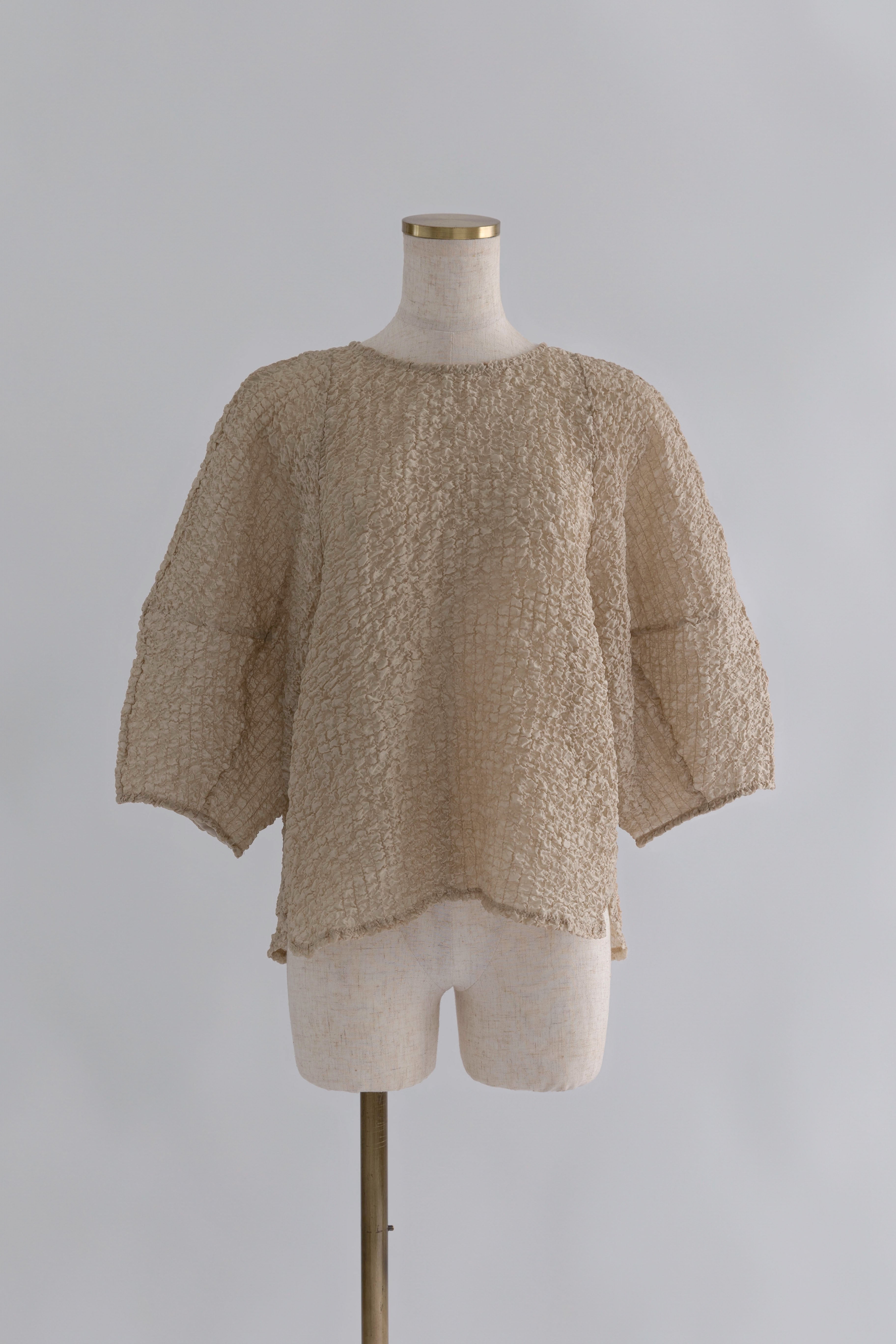 着用カラー:ベージュ