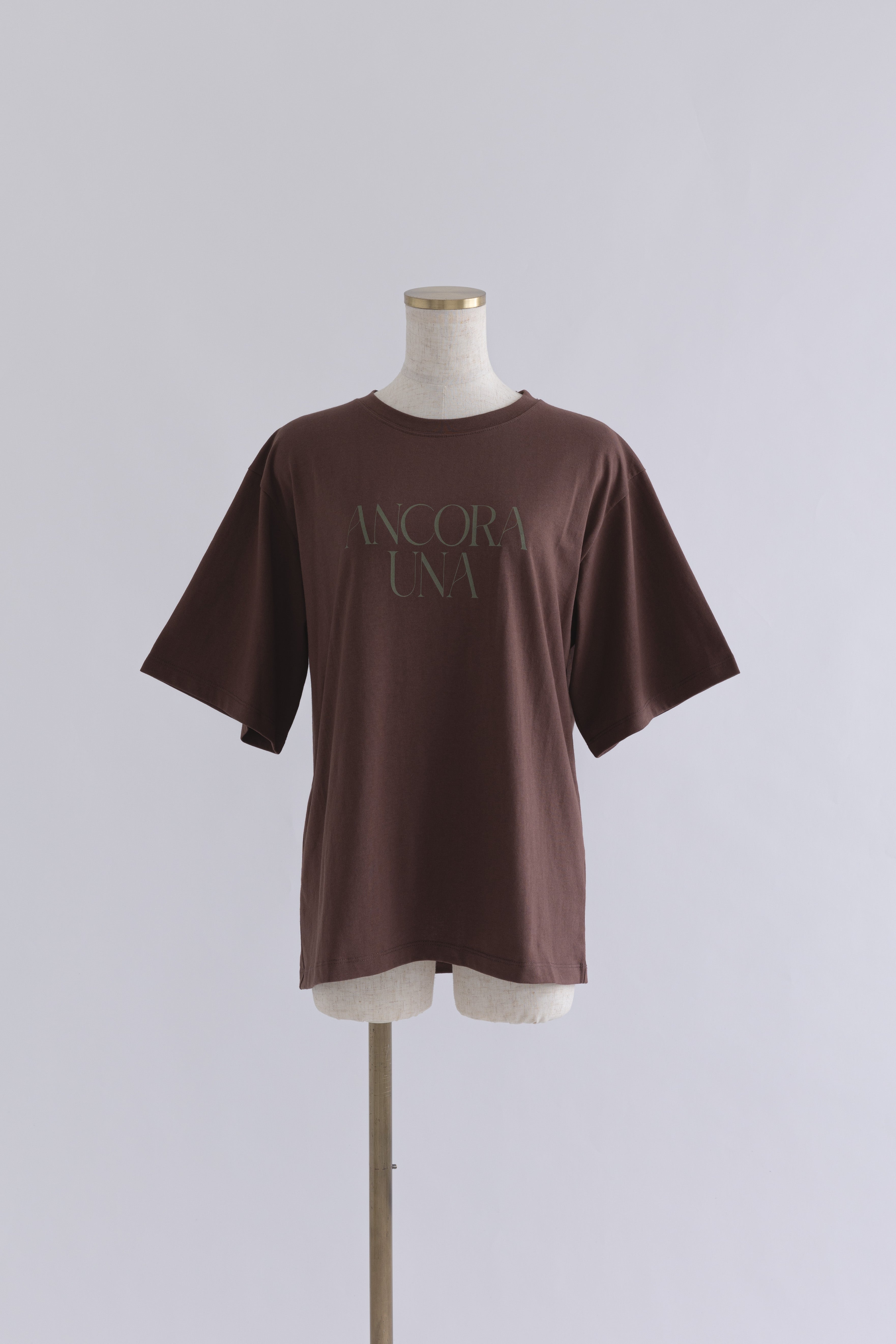 着用カラー:ブラウン