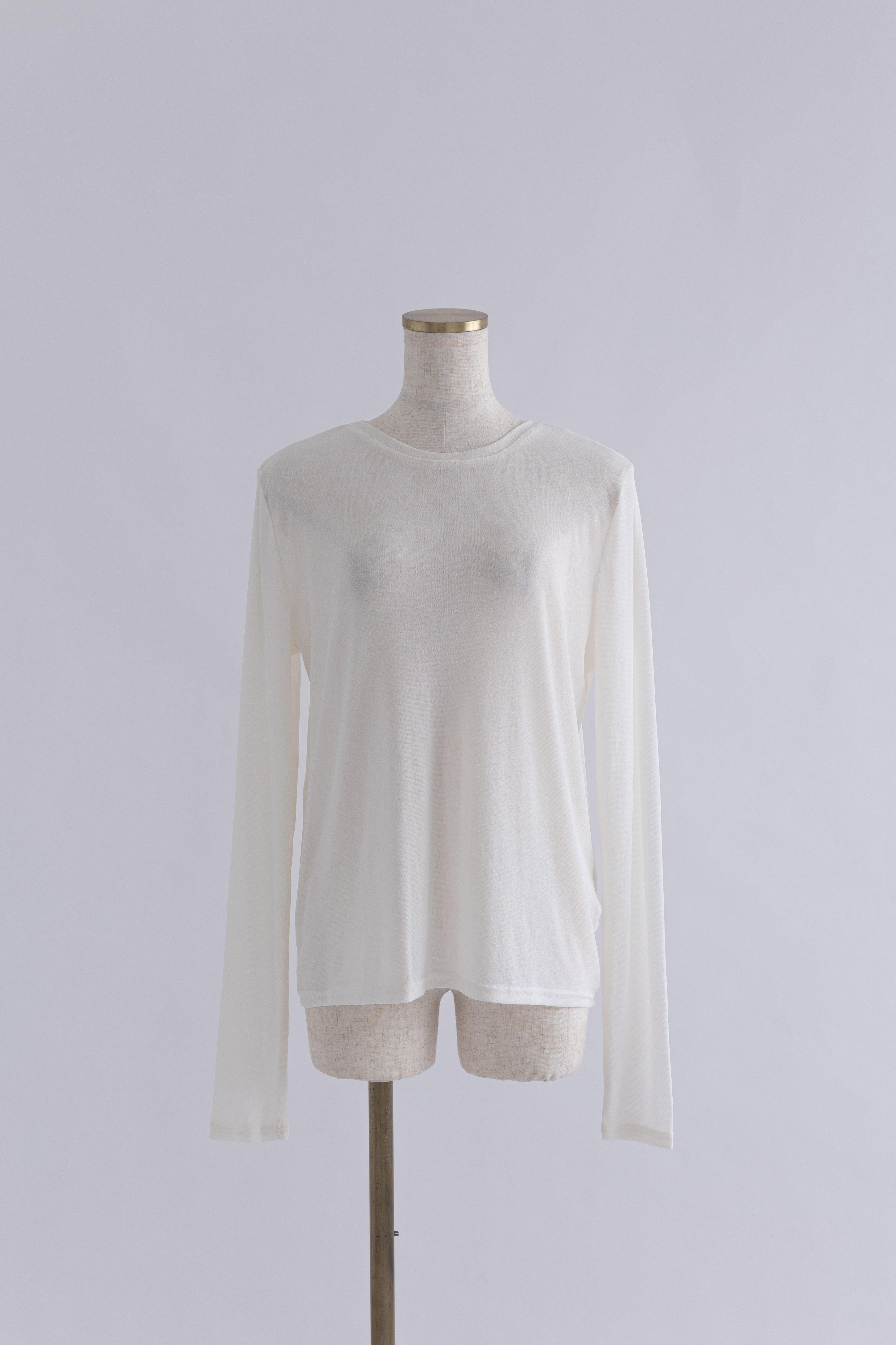 着用カラー:ホワイト