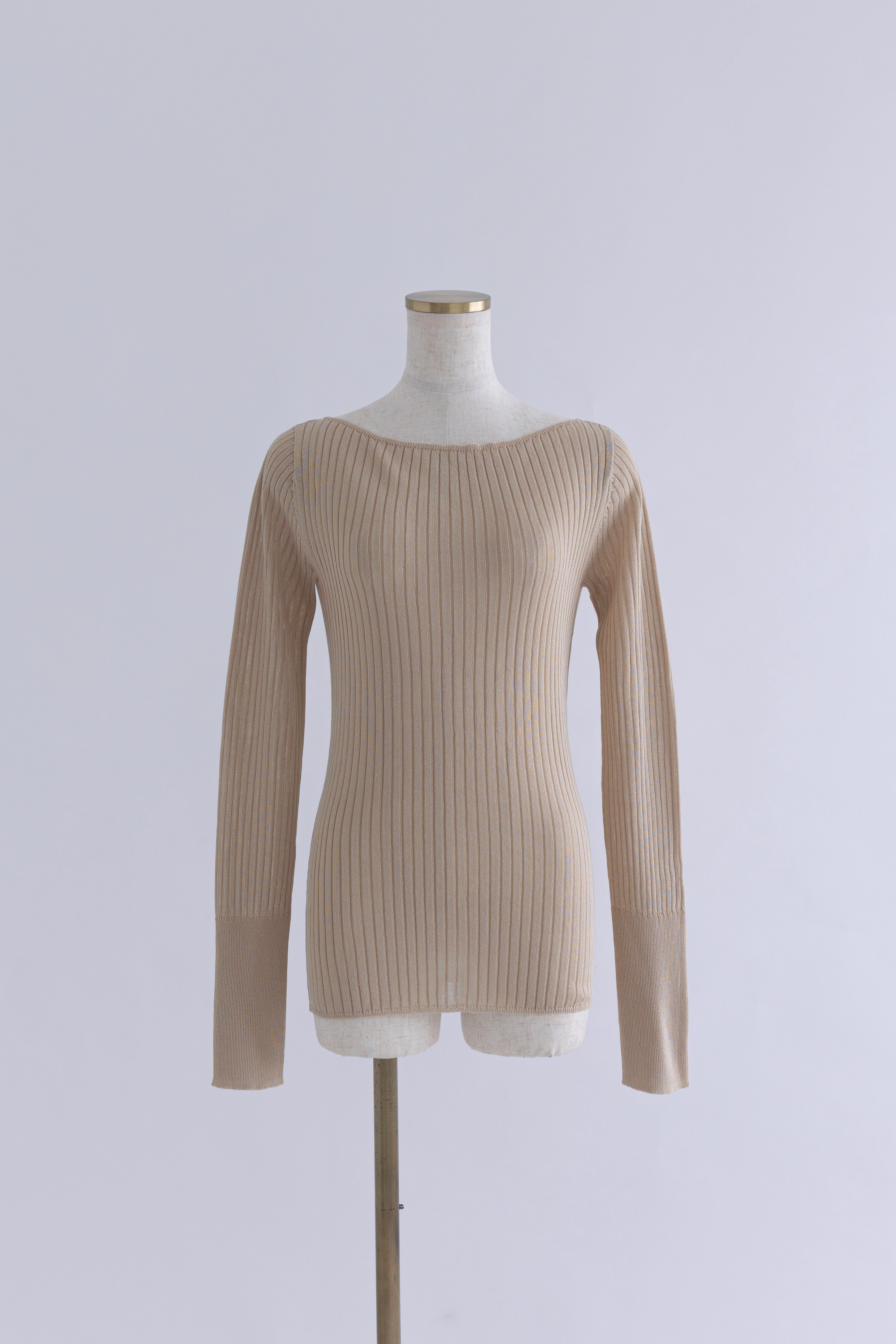 着用カラー:ベージュ