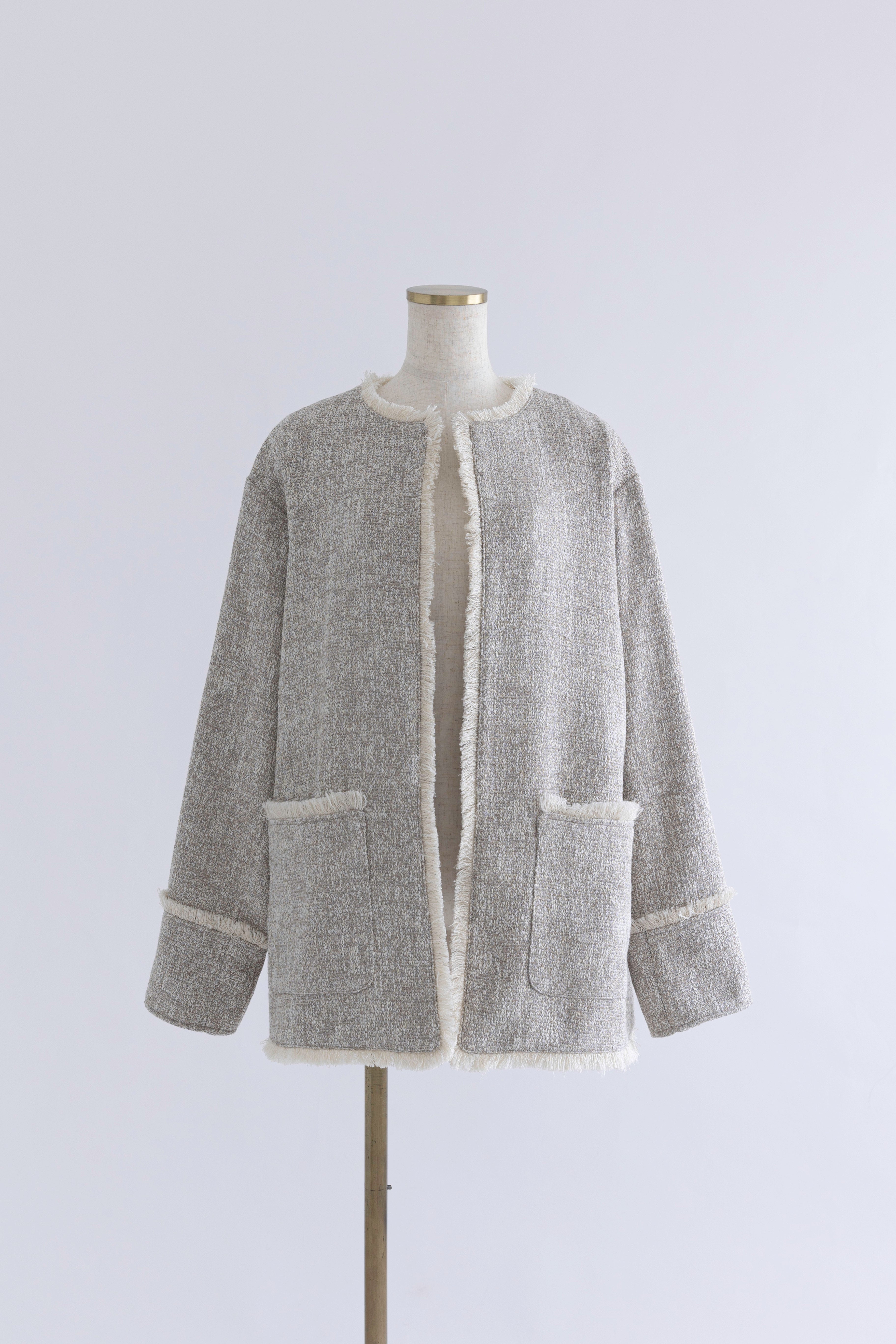 着用カラー:グレージュ