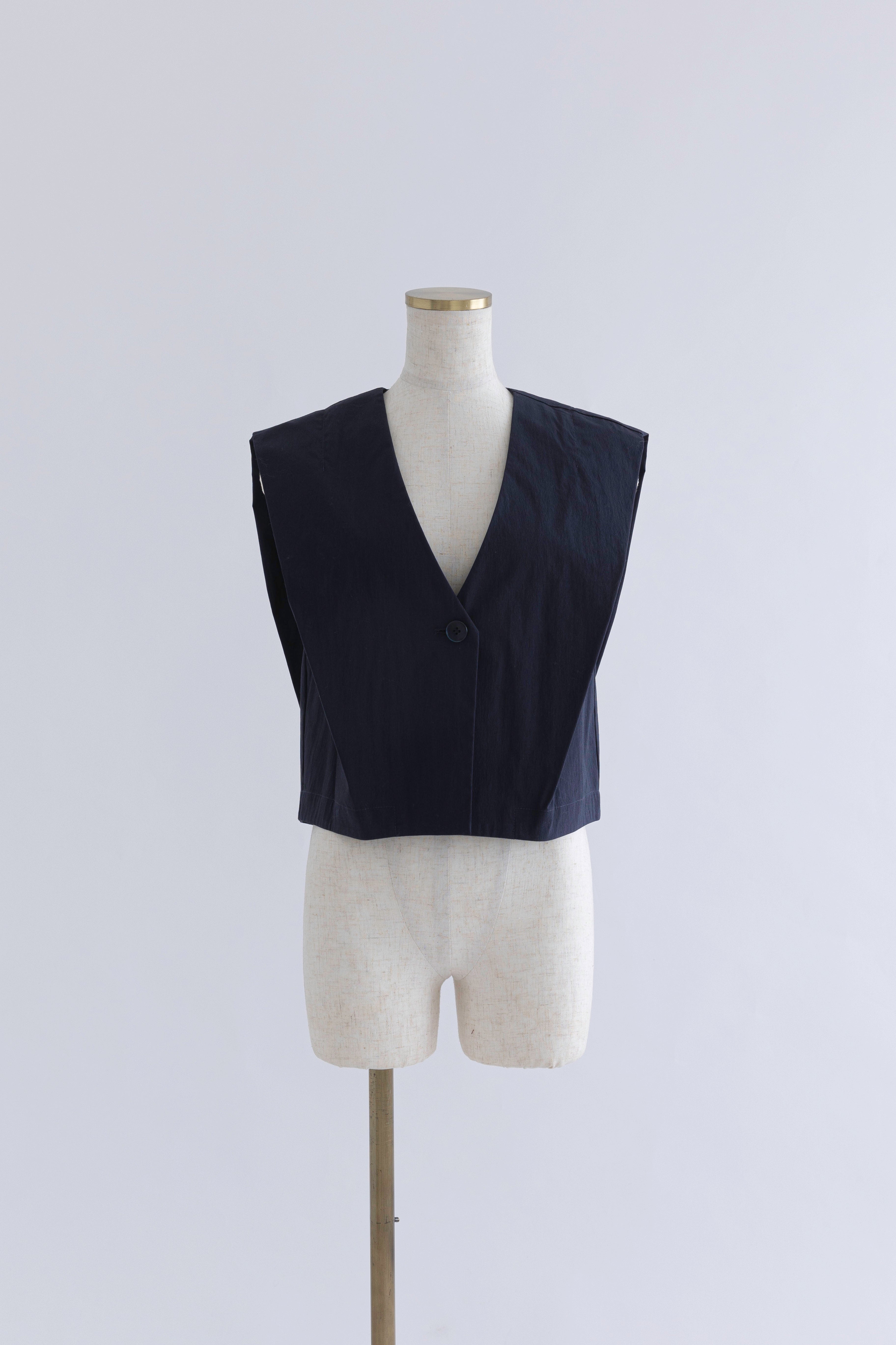 着用カラー:ネイビー