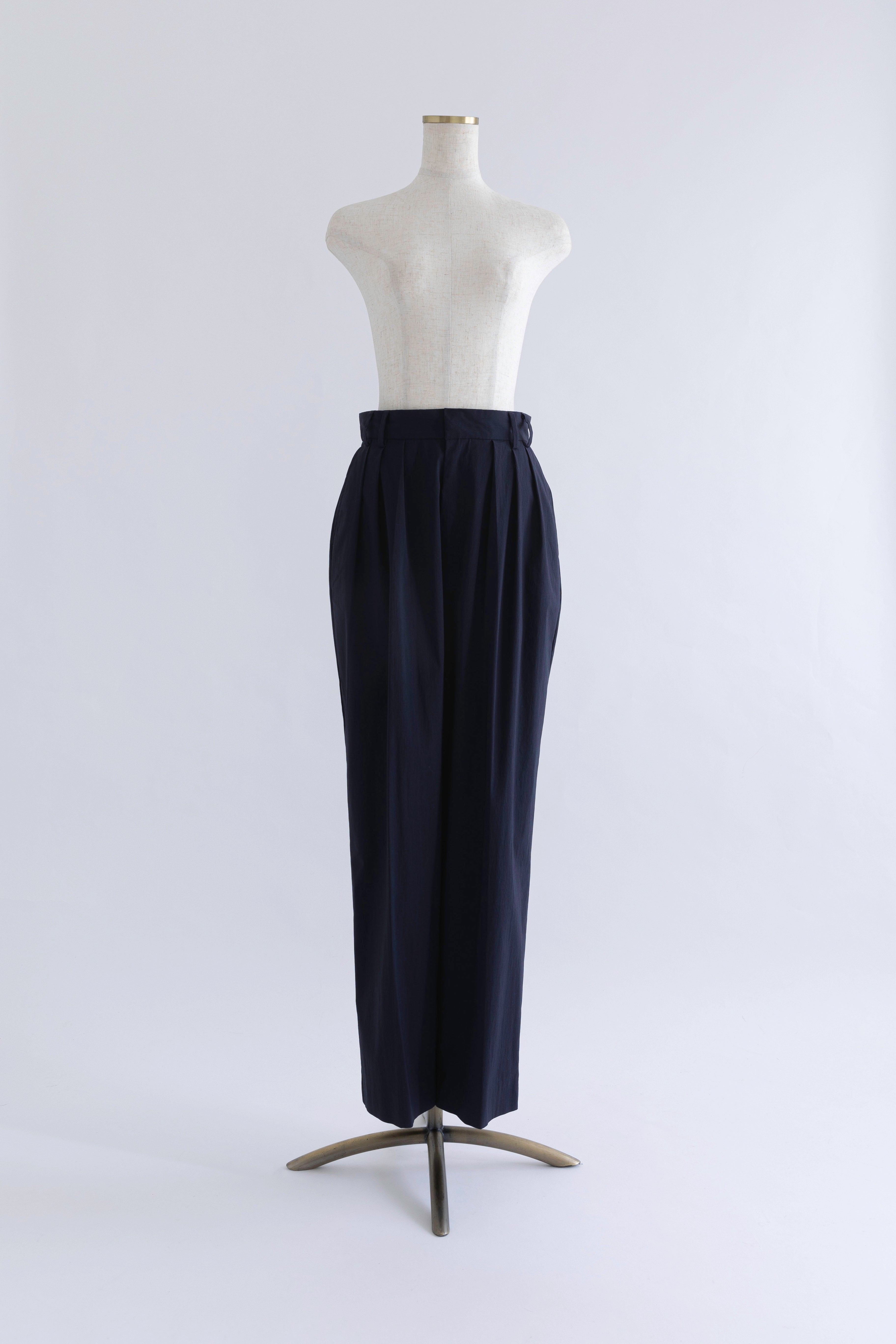 着用カラー:ネイビー