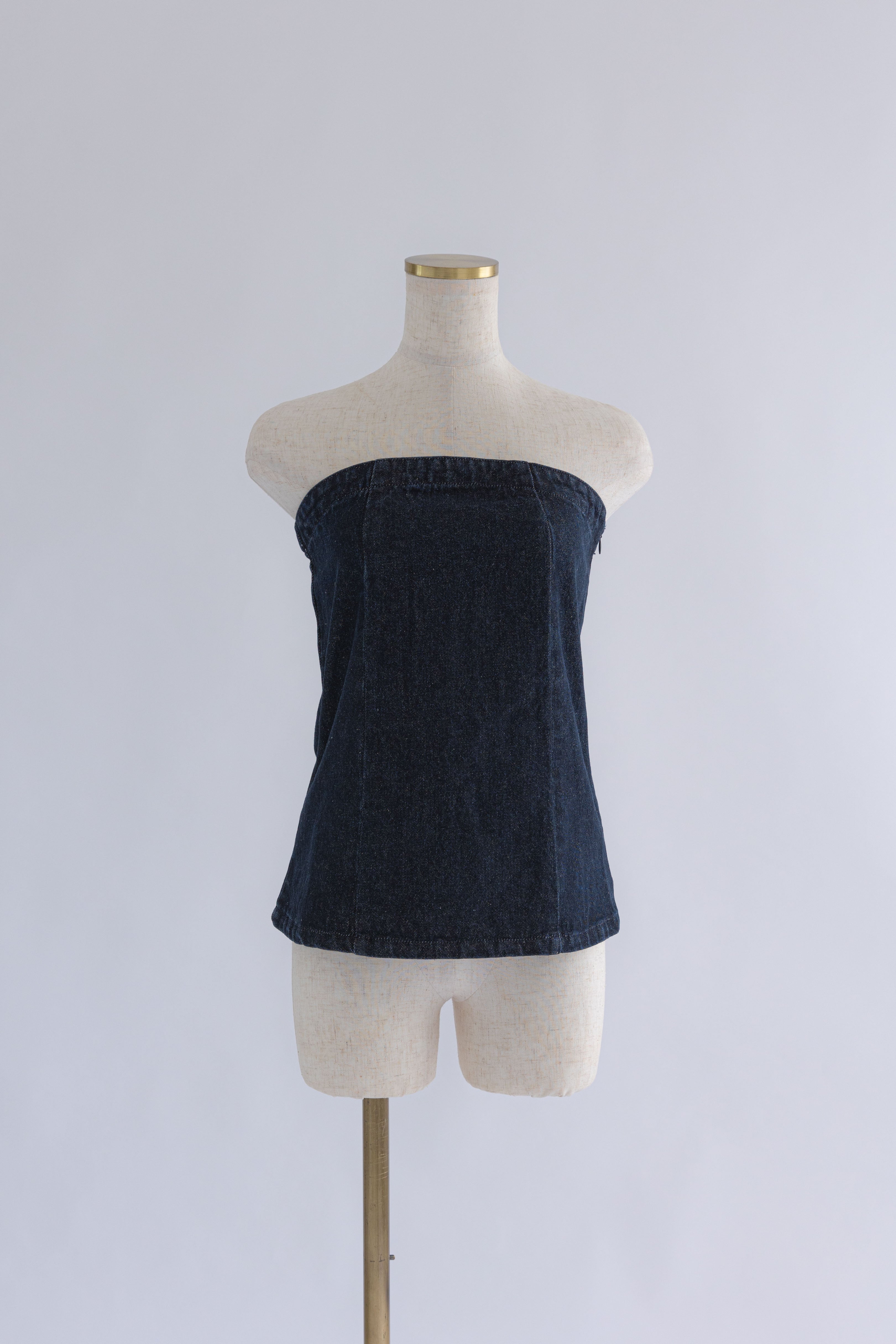 着用カラー:インディゴブルー