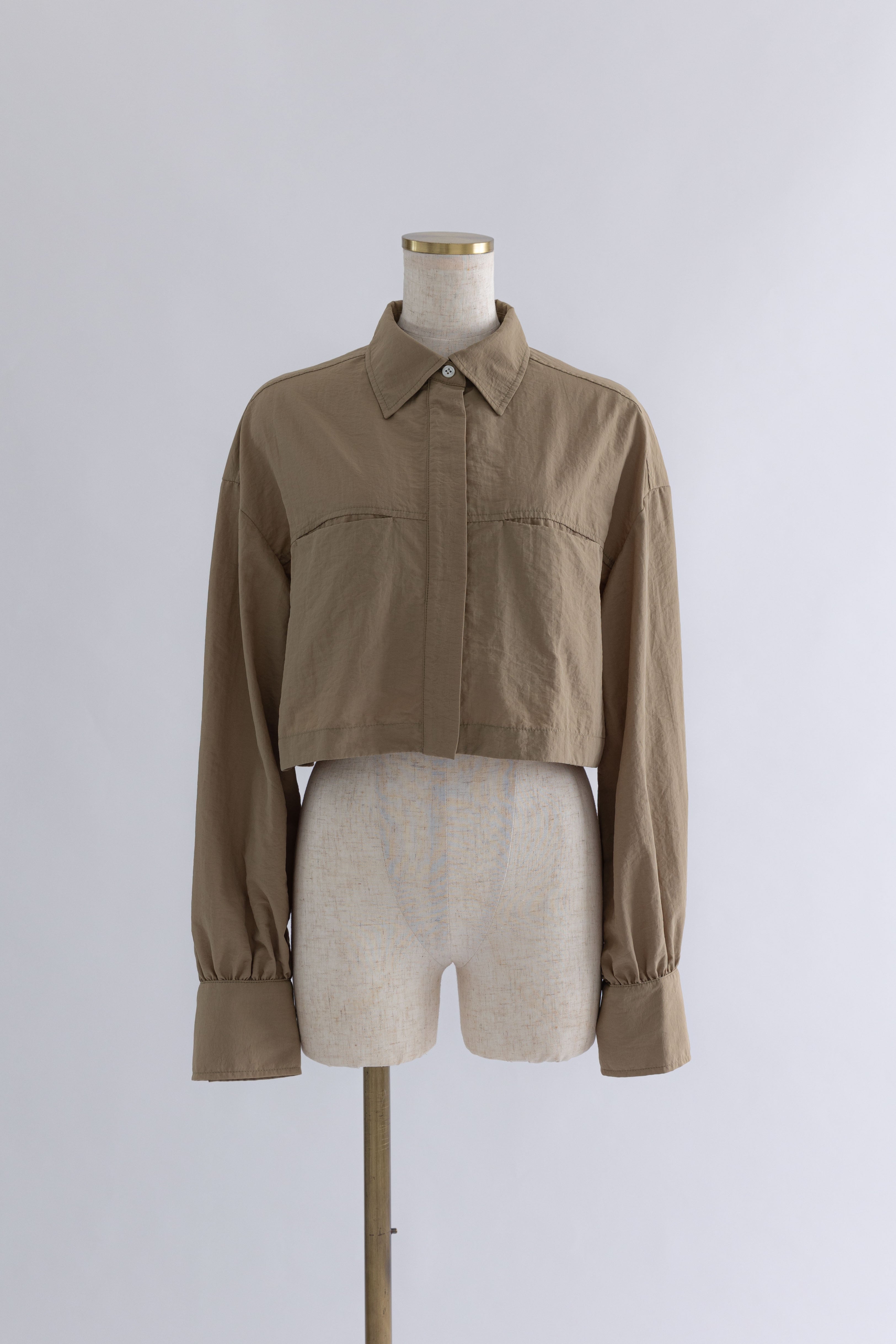 着用カラー:ベージュ