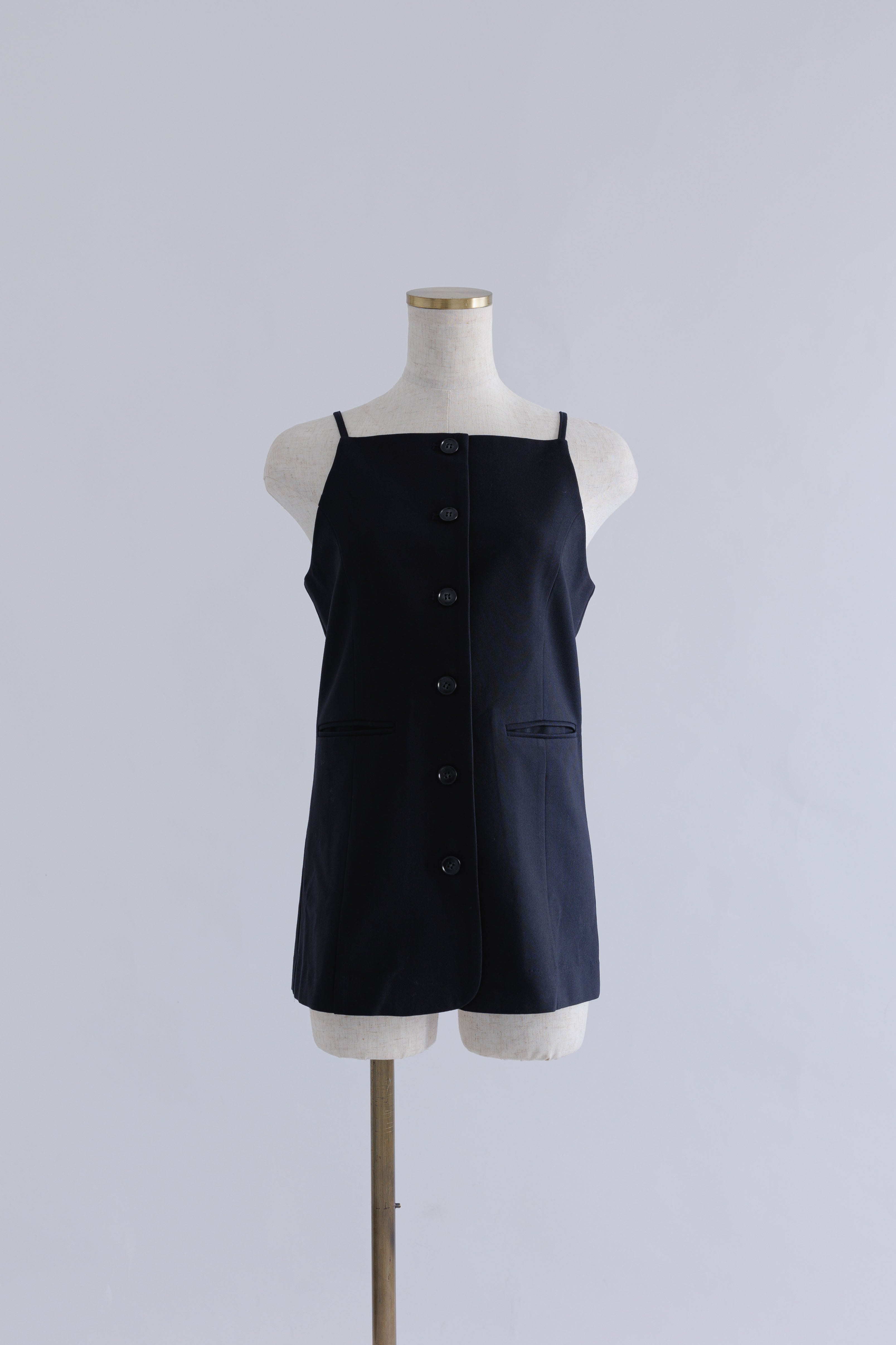 着用カラー:ネイビー