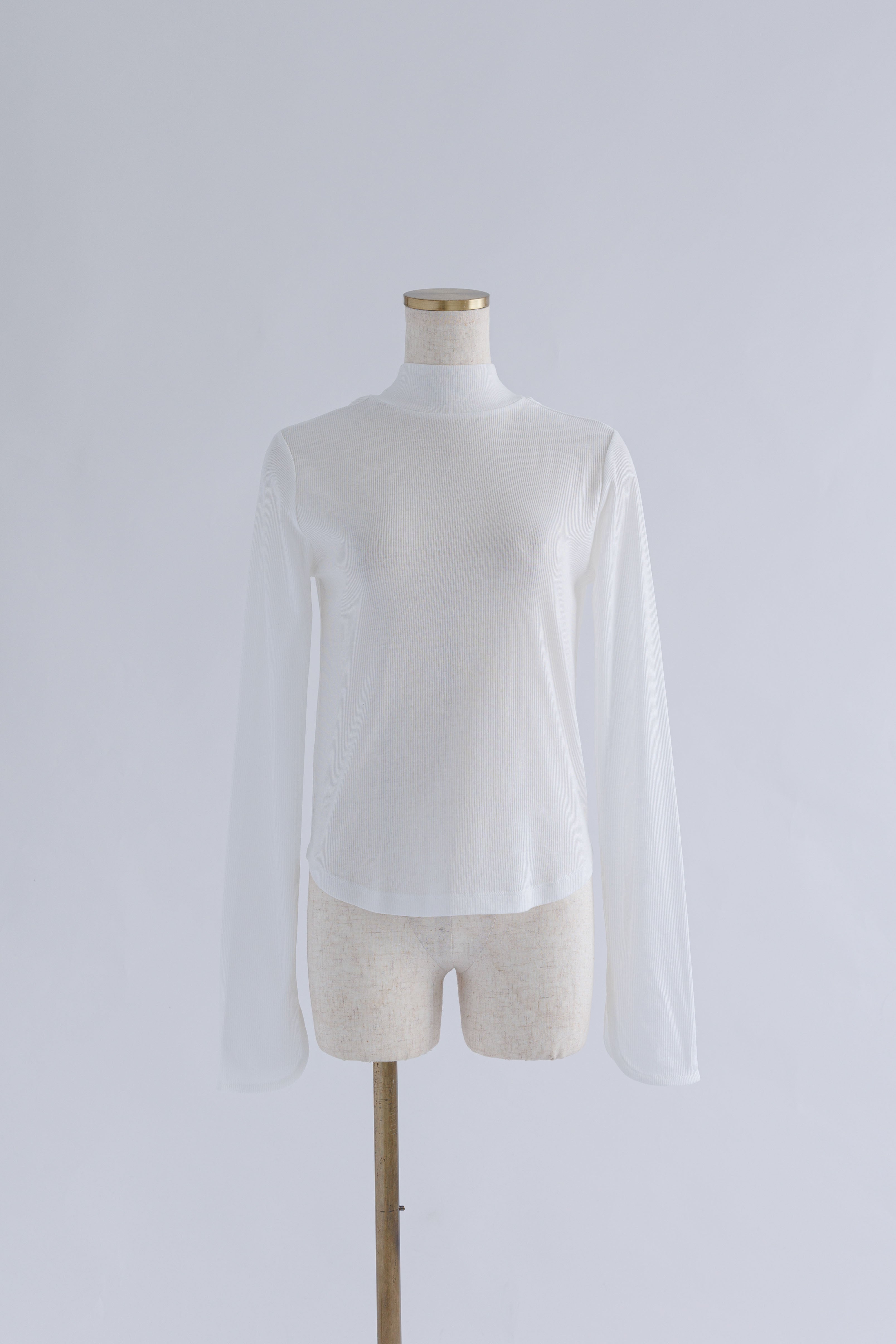 着用カラー:アイボリー