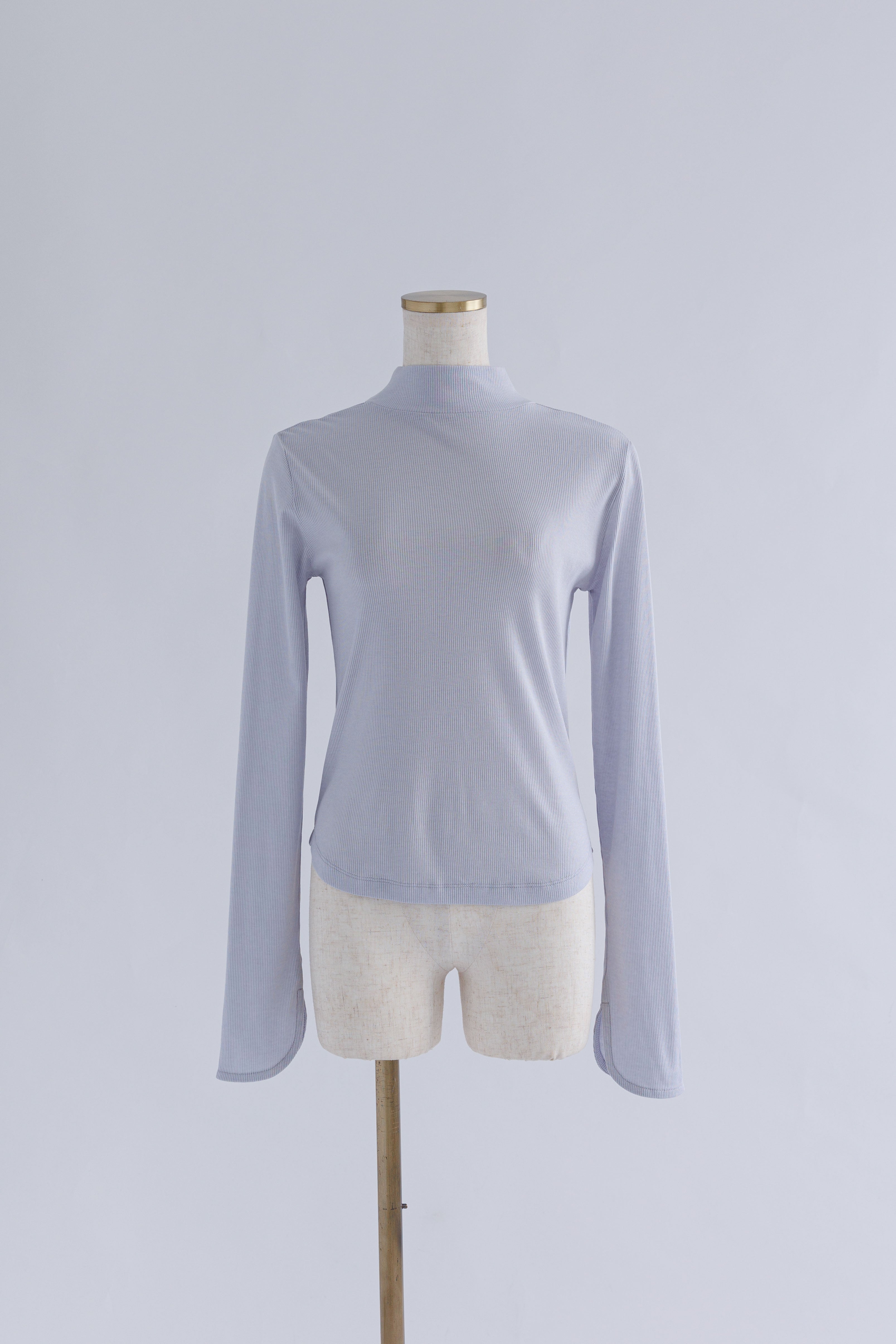 着用カラー:ブルー