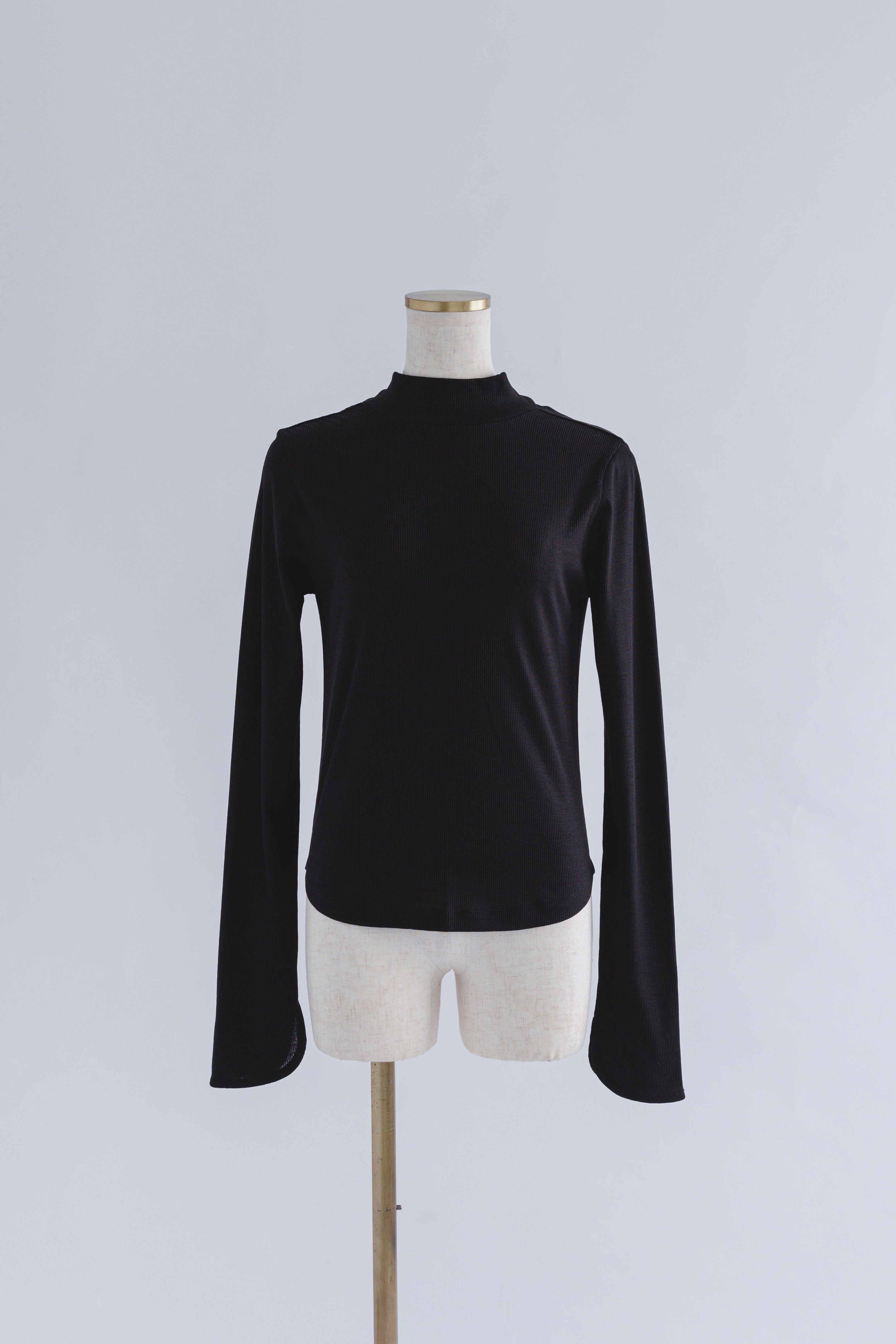 着用カラー:ブラック