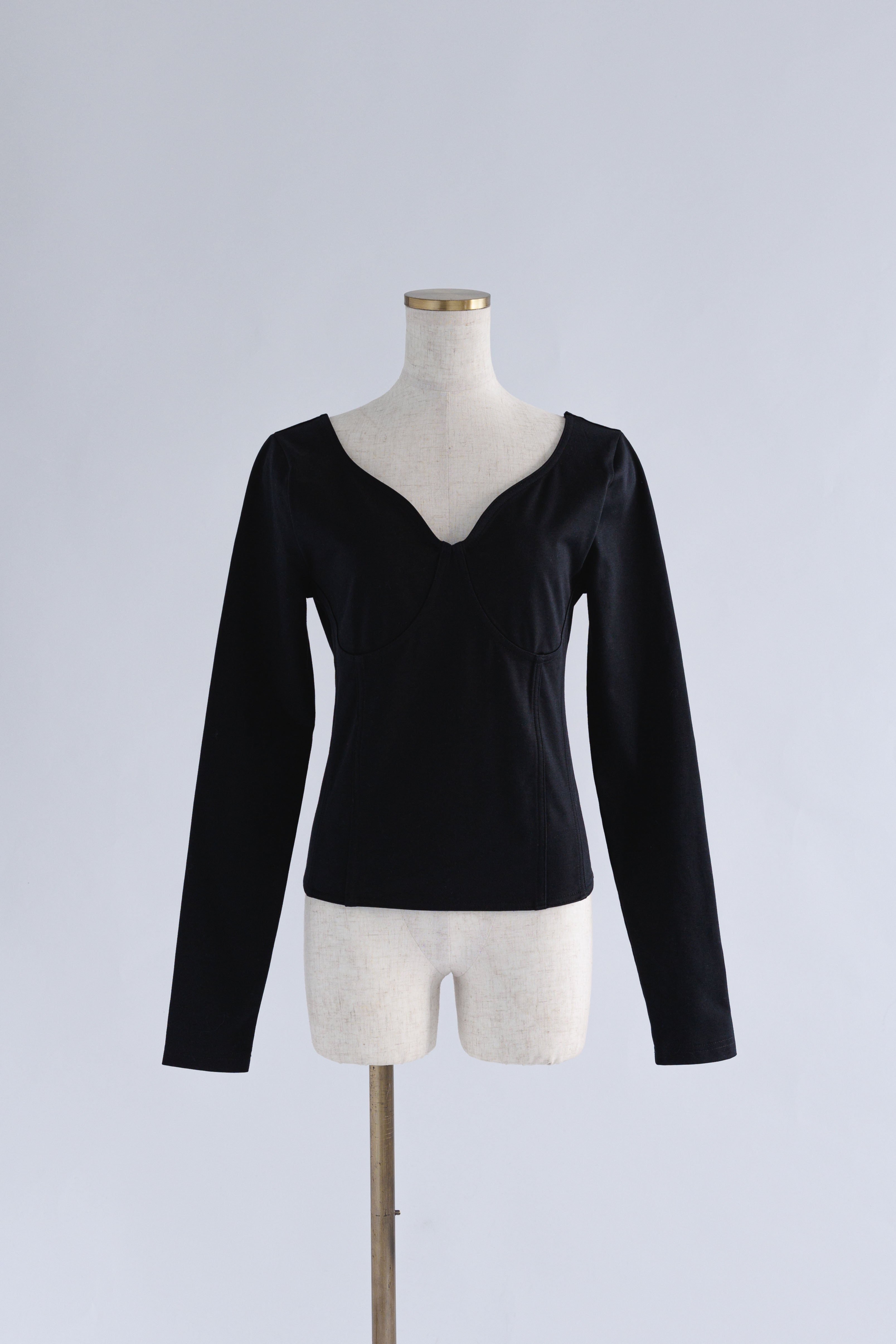 着用カラー:ブラック モデル身長:171㎝