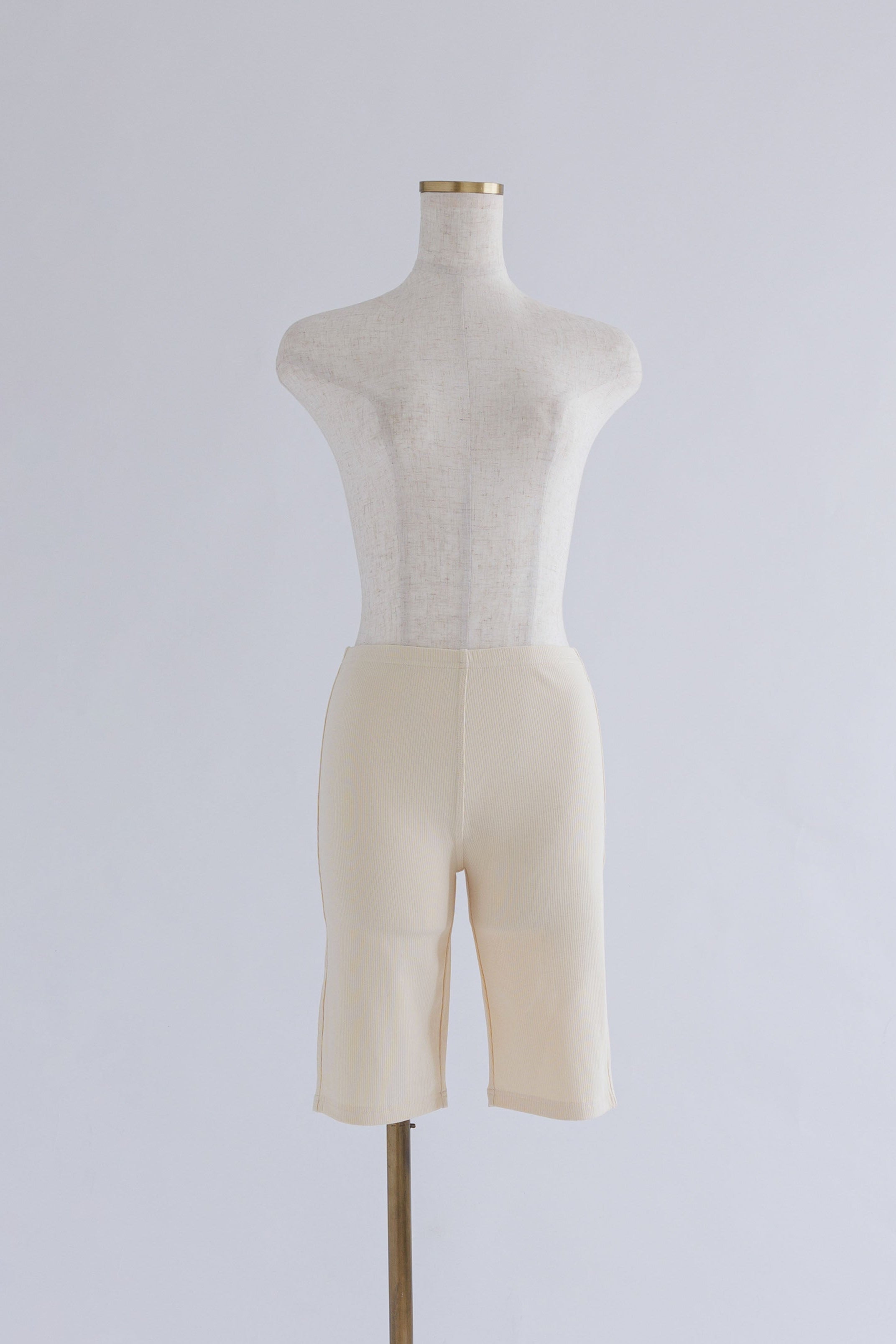 着用カラー:アイボリー