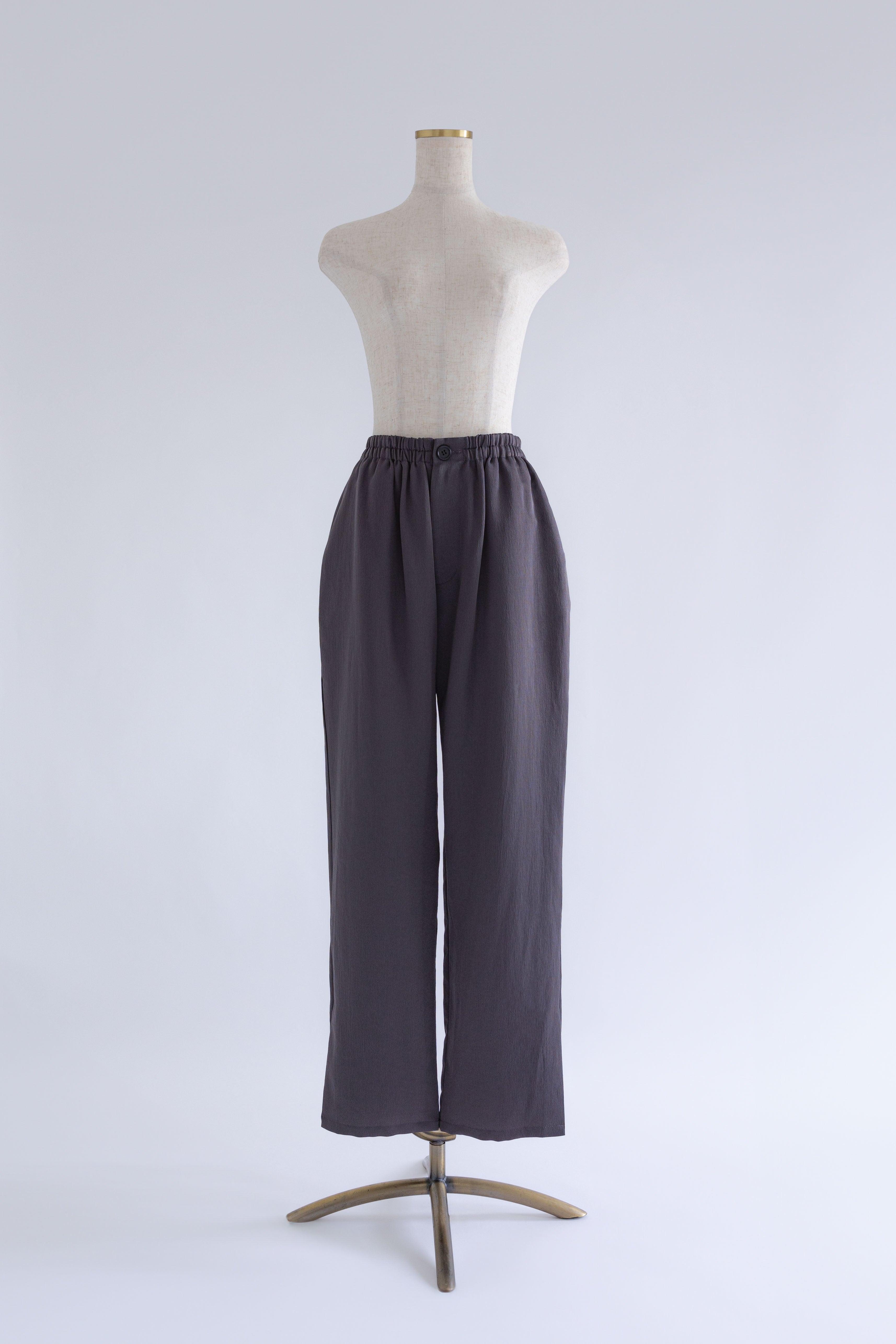 着用カラー:チャコール