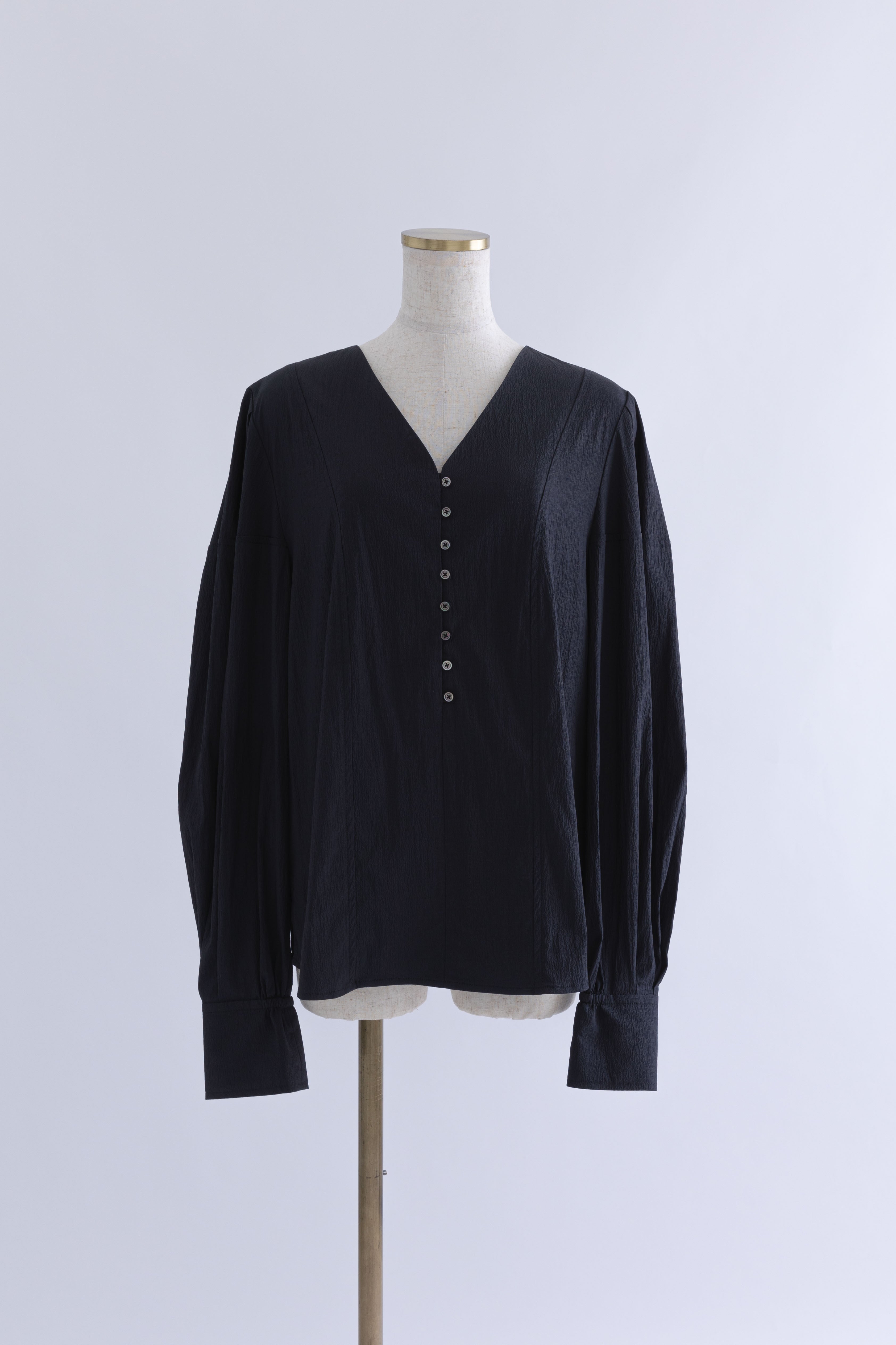 着用カラー:ネイビー