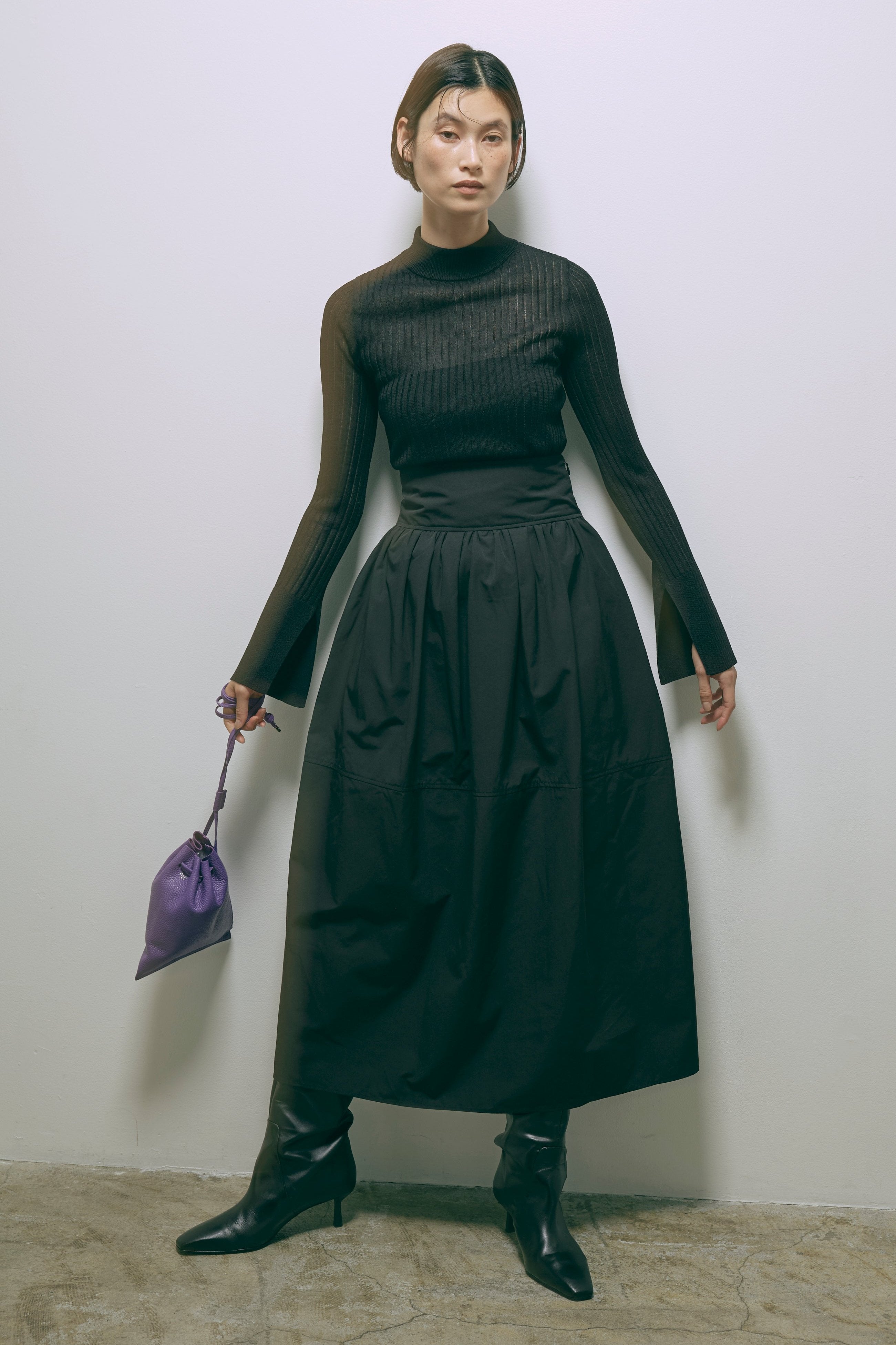 Cocoon Silhouette Skirt ブラック model:170cm ANDO