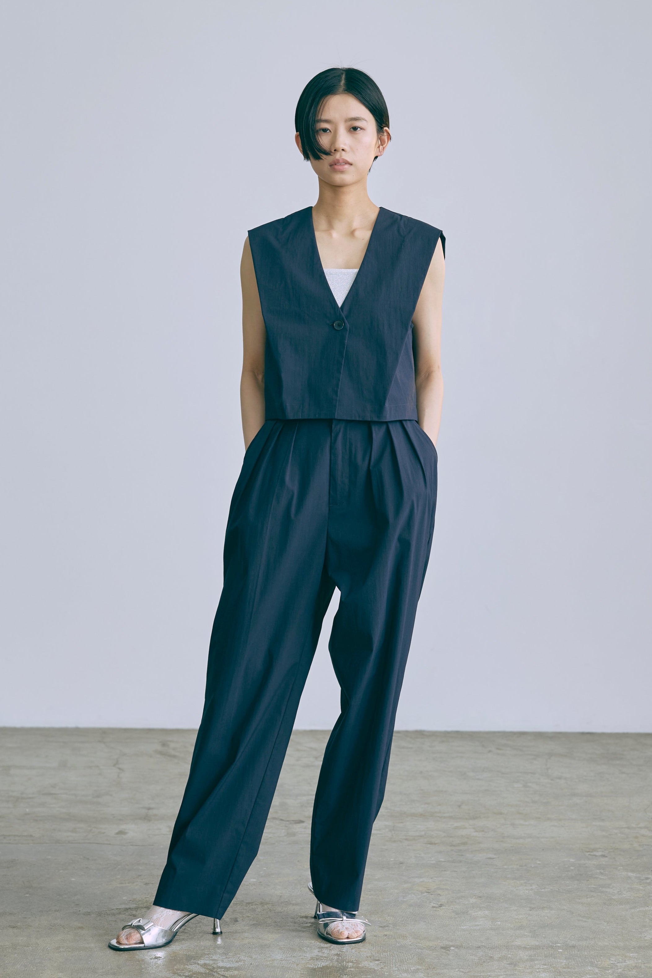 着用カラー:ネイビー モデル身長:170cm