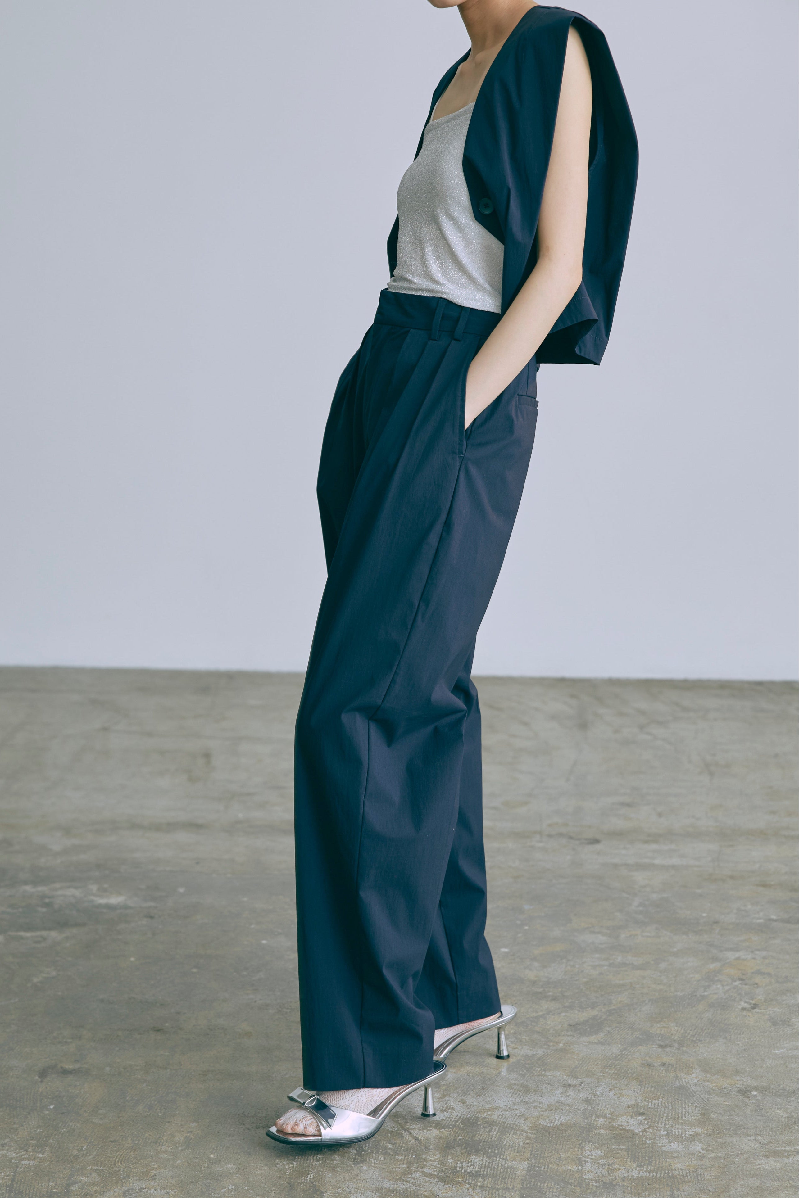 着用カラー:ネイビー モデル身長:170cm