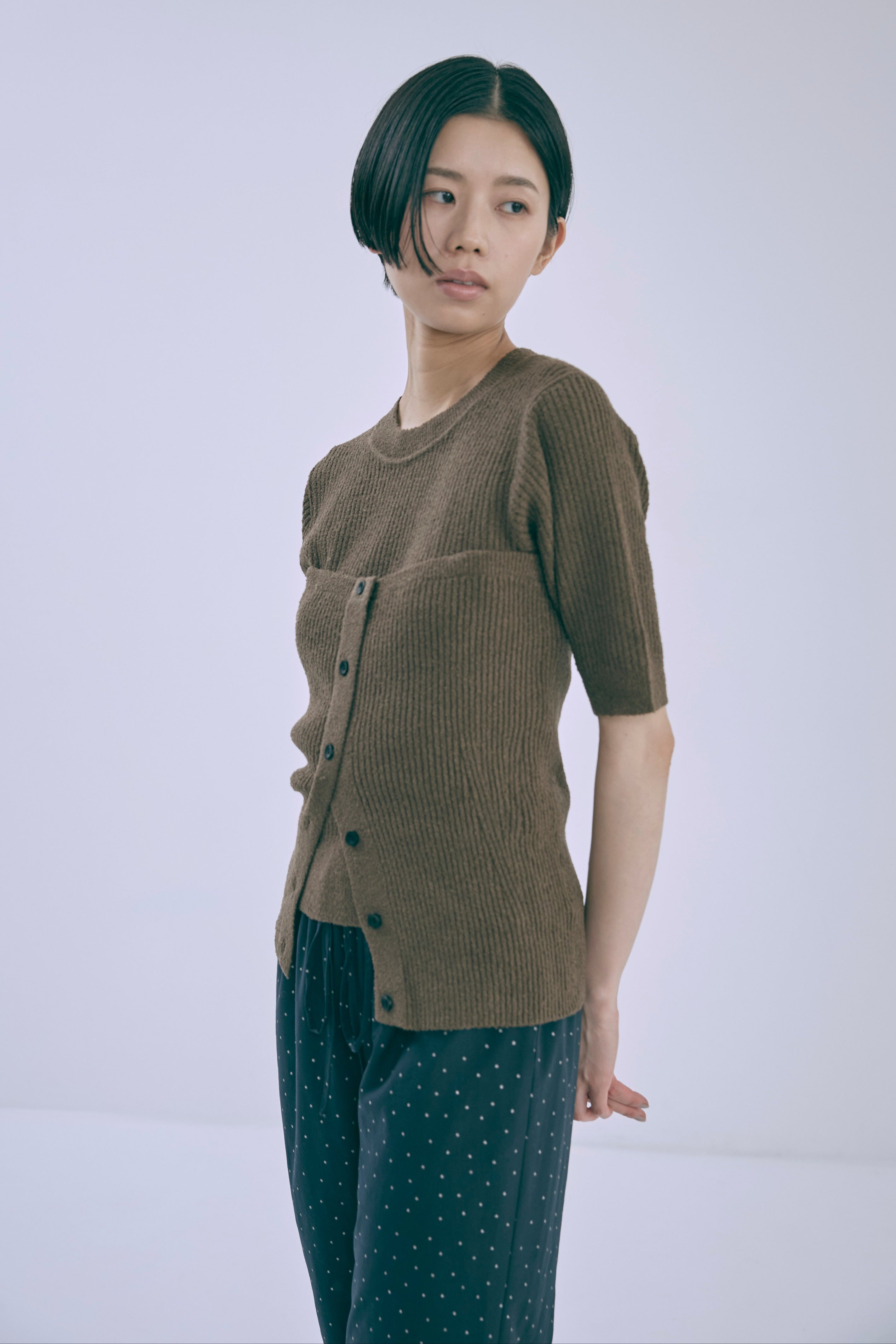 着用カラー:ダークブラウン モデル身長:170cm