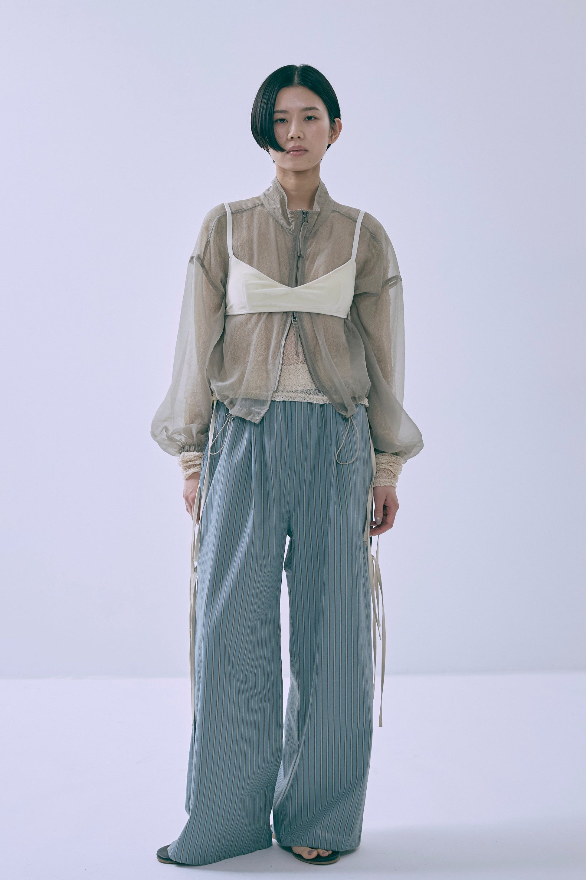 着用カラー:ライトカーキー モデル身長:170cm