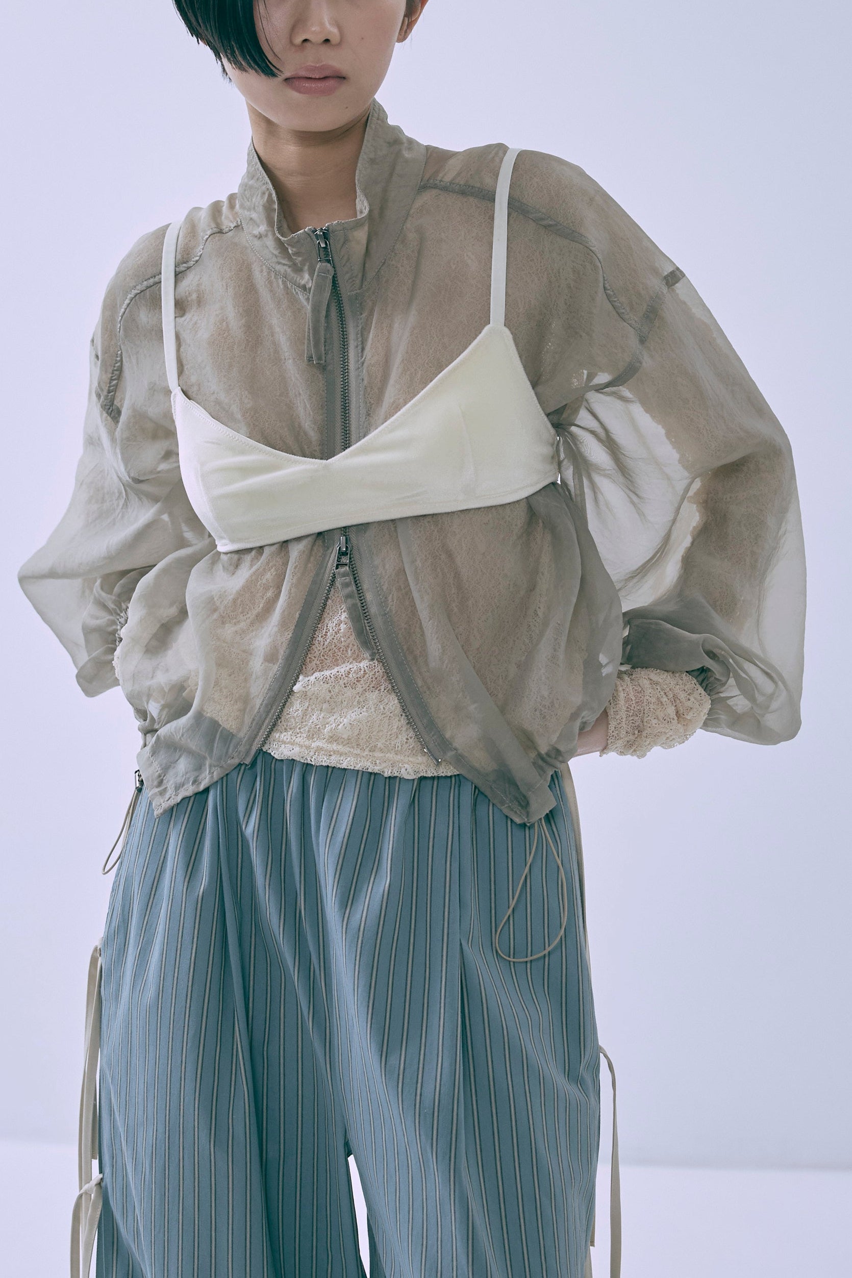 着用カラー:ライトカーキー モデル身長:170cm