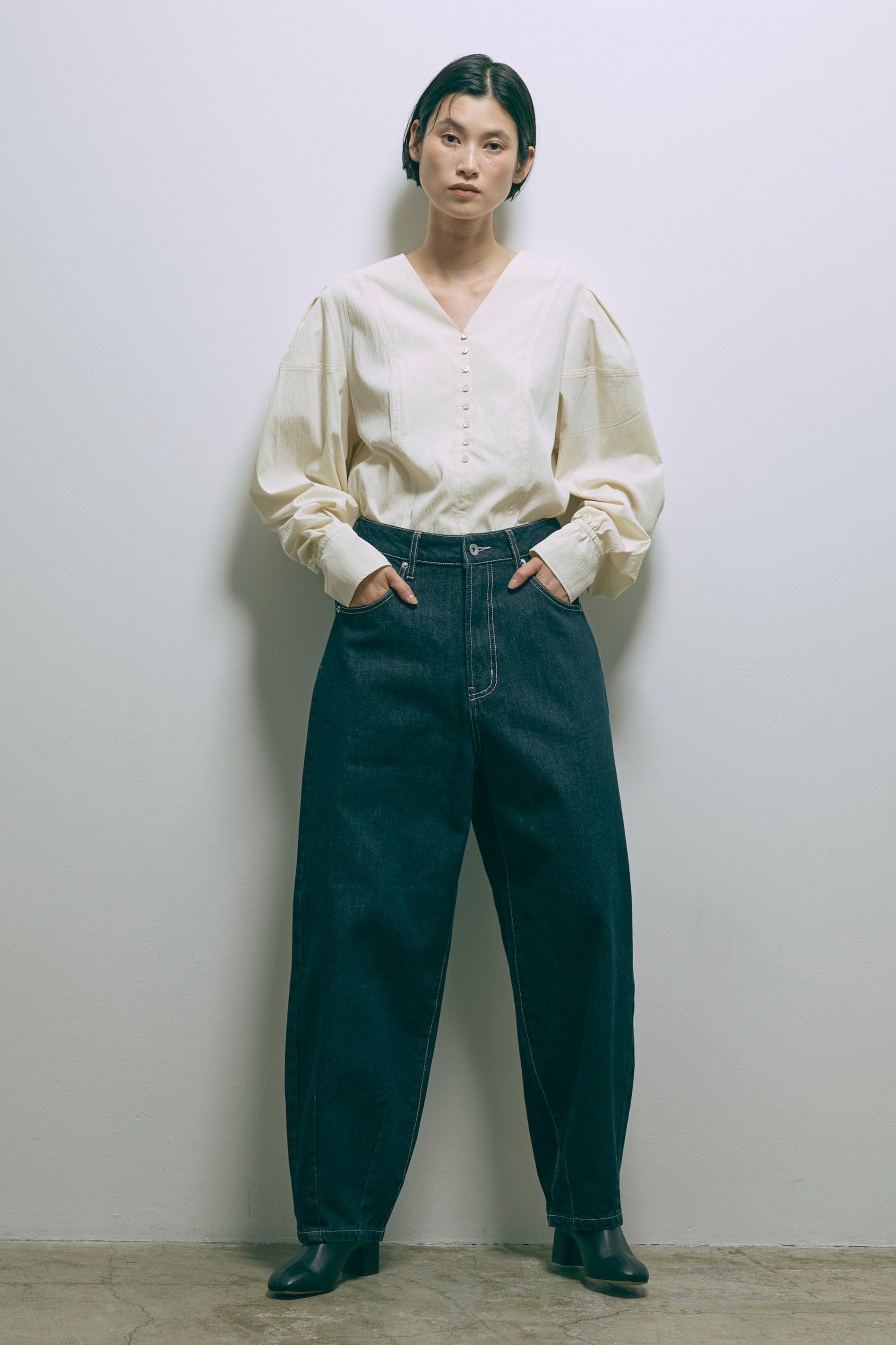 着用カラー:インディゴ 着用サイズ:1 モデル身長:170cm