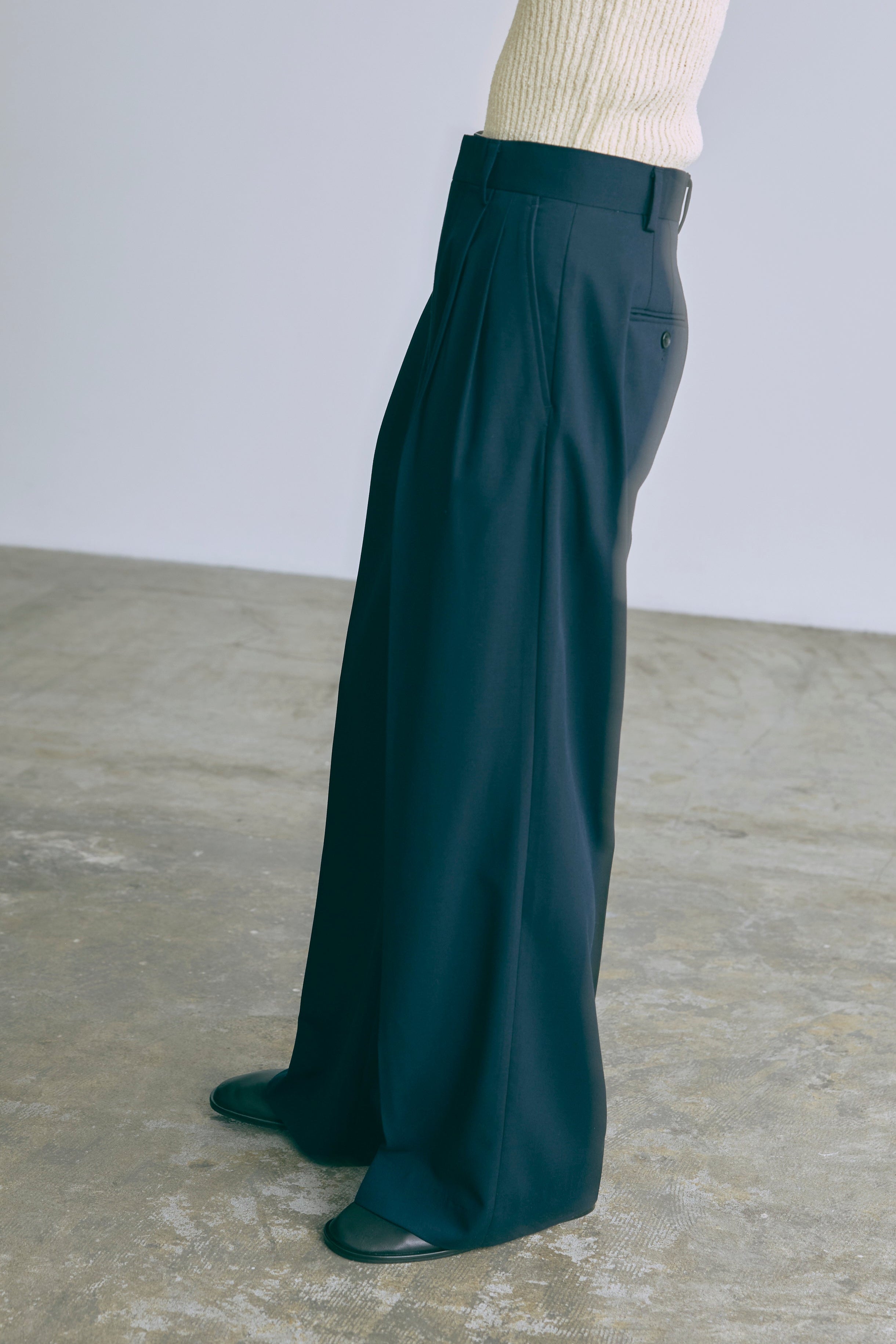 【Set Up】Semi-Wide Trousers