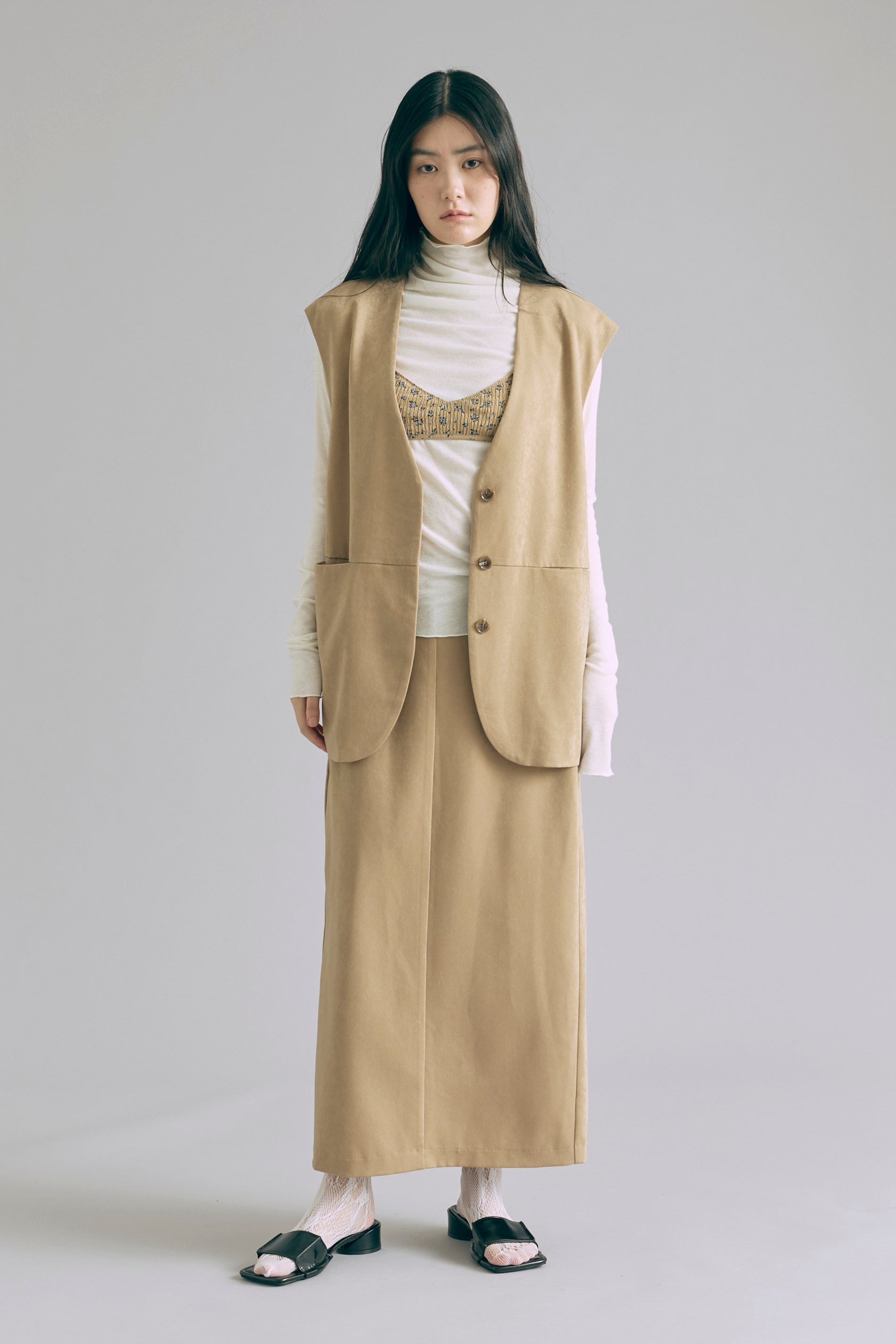 【Set Up】Faux Suede Straight Skirt ベージュ model:165cm RINA