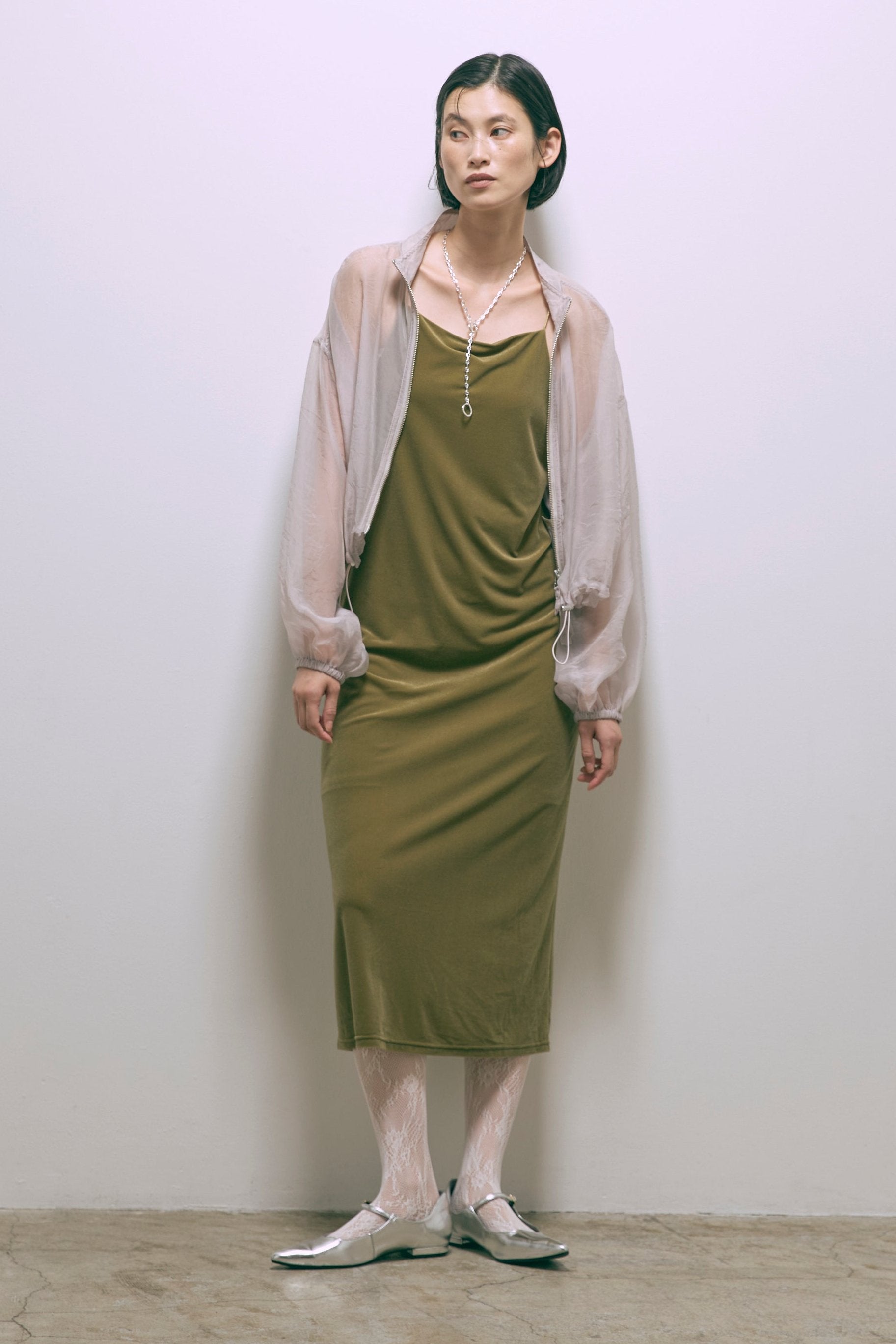 着用カラー:オリーブ モデル身長:170cm