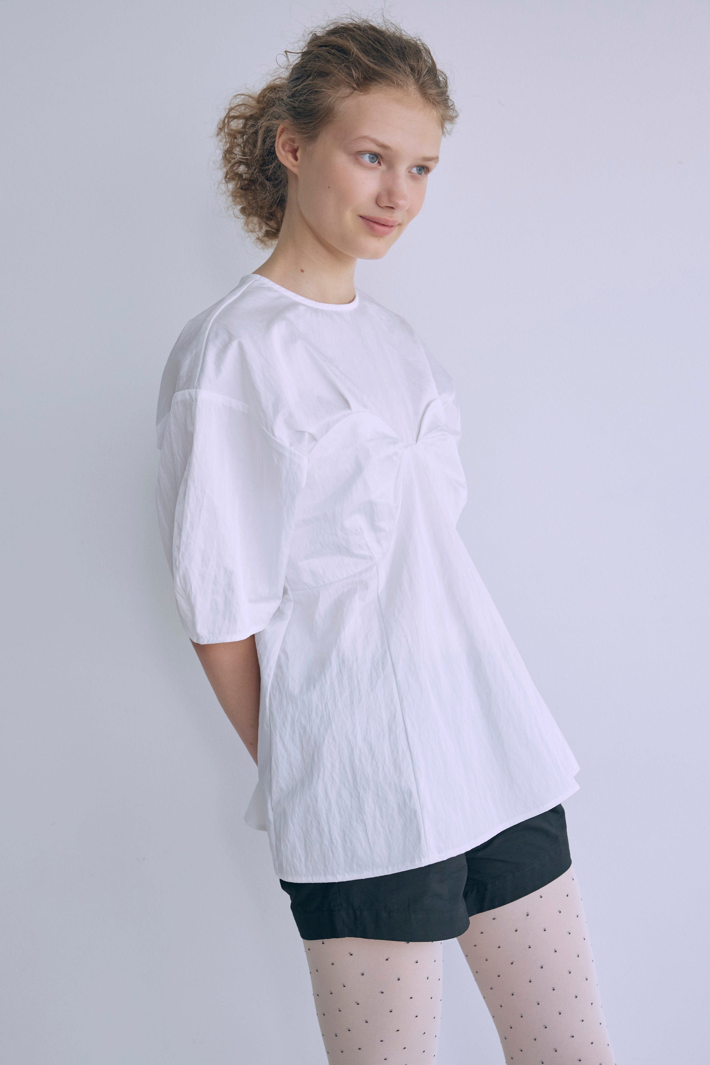 着用カラー:ホワイト モデル身長:176cm