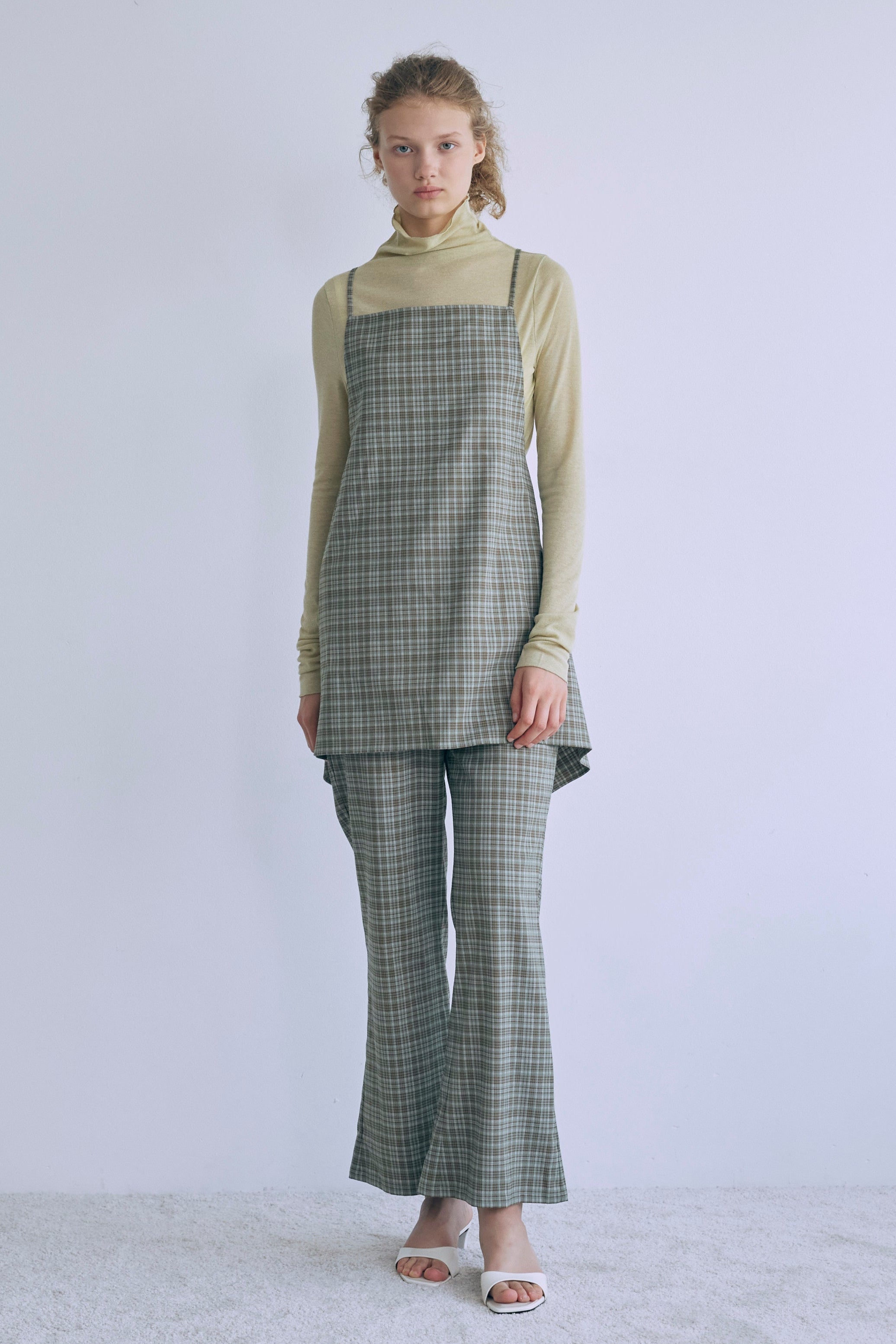 着用カラー:イエロー モデル身長:176㎝