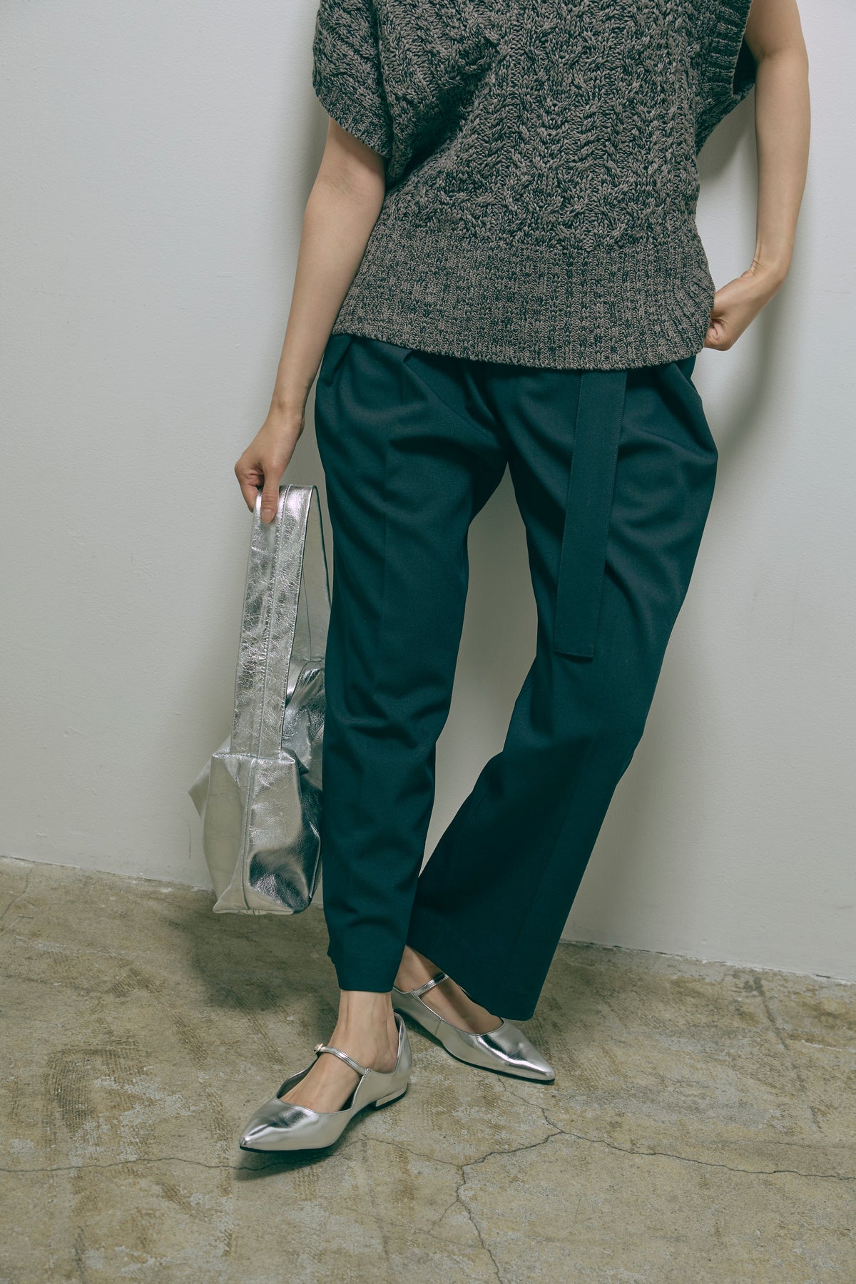 Belted Tuck Wide Pants ネイビー size:1 model:170cm ANDO