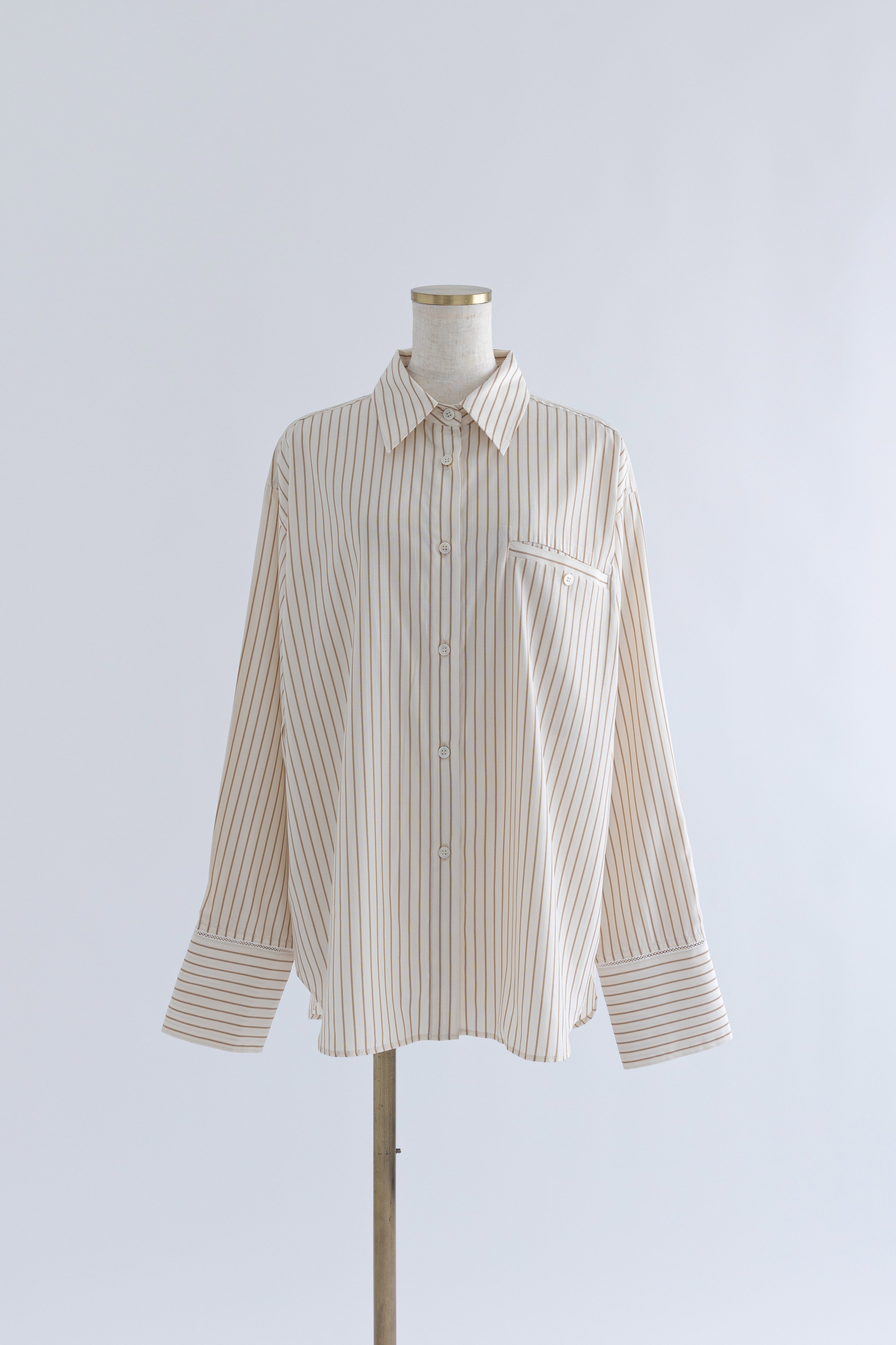 着用カラー:ベージュ