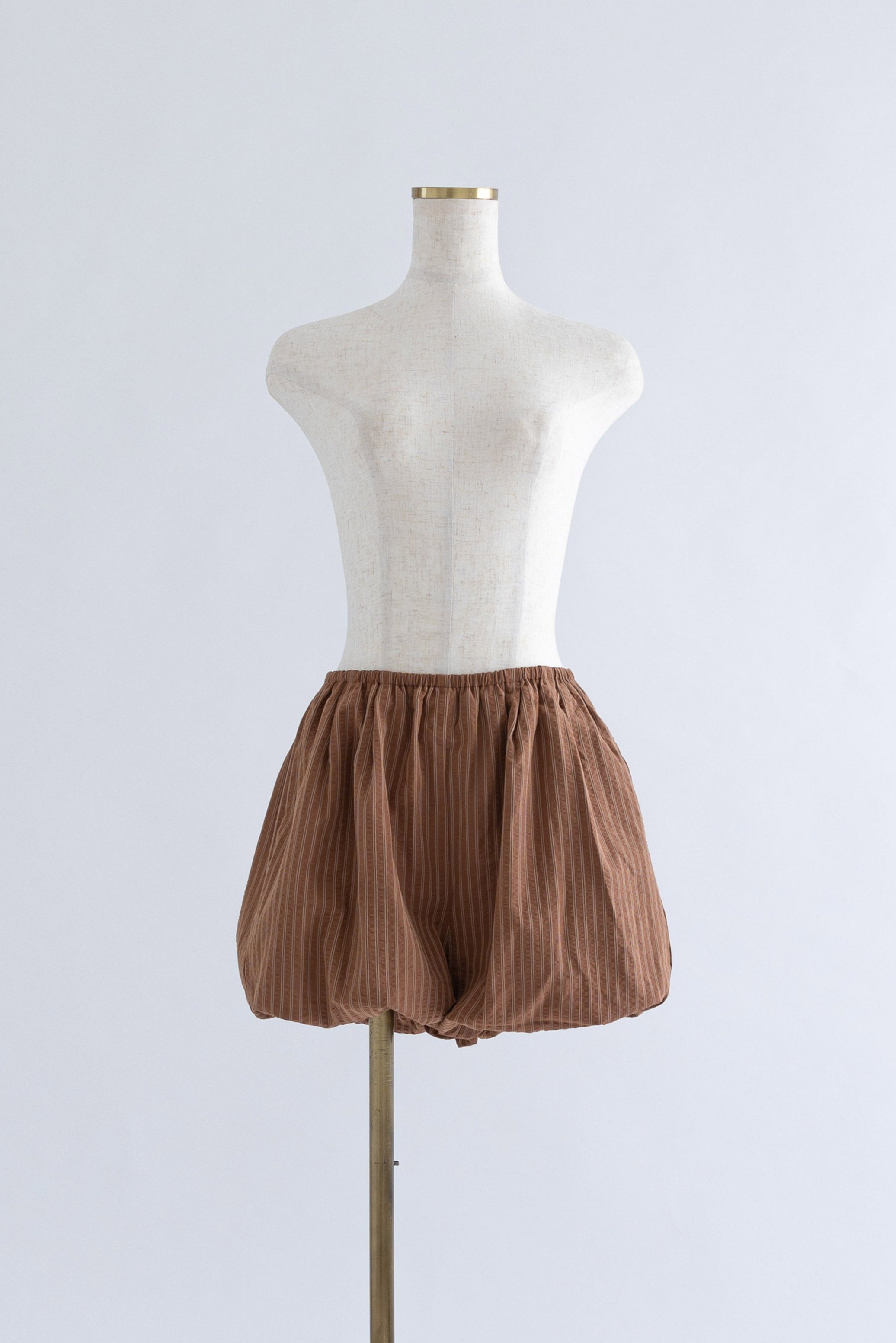 着用カラー:ブラウン