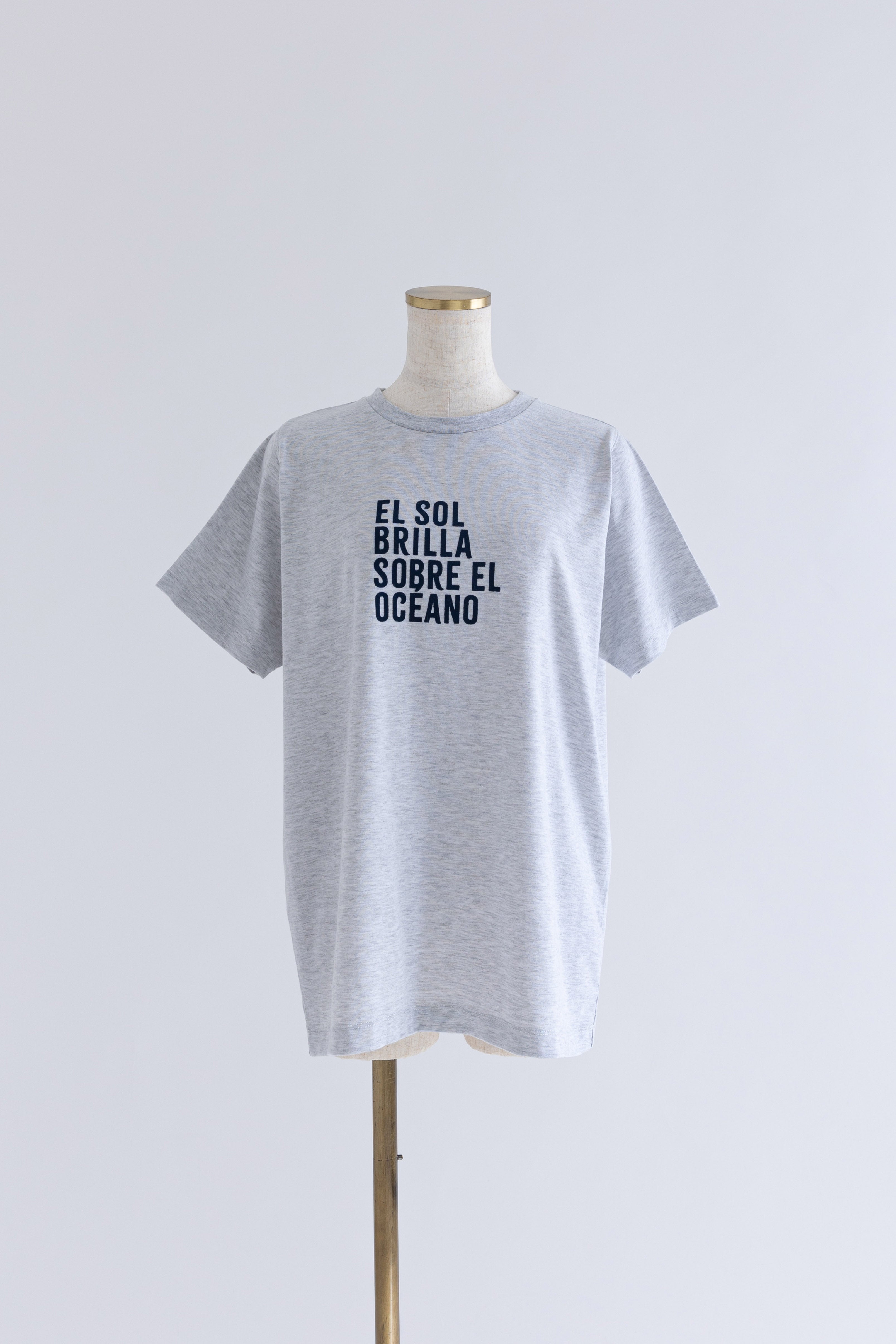 着用カラー:オートミール