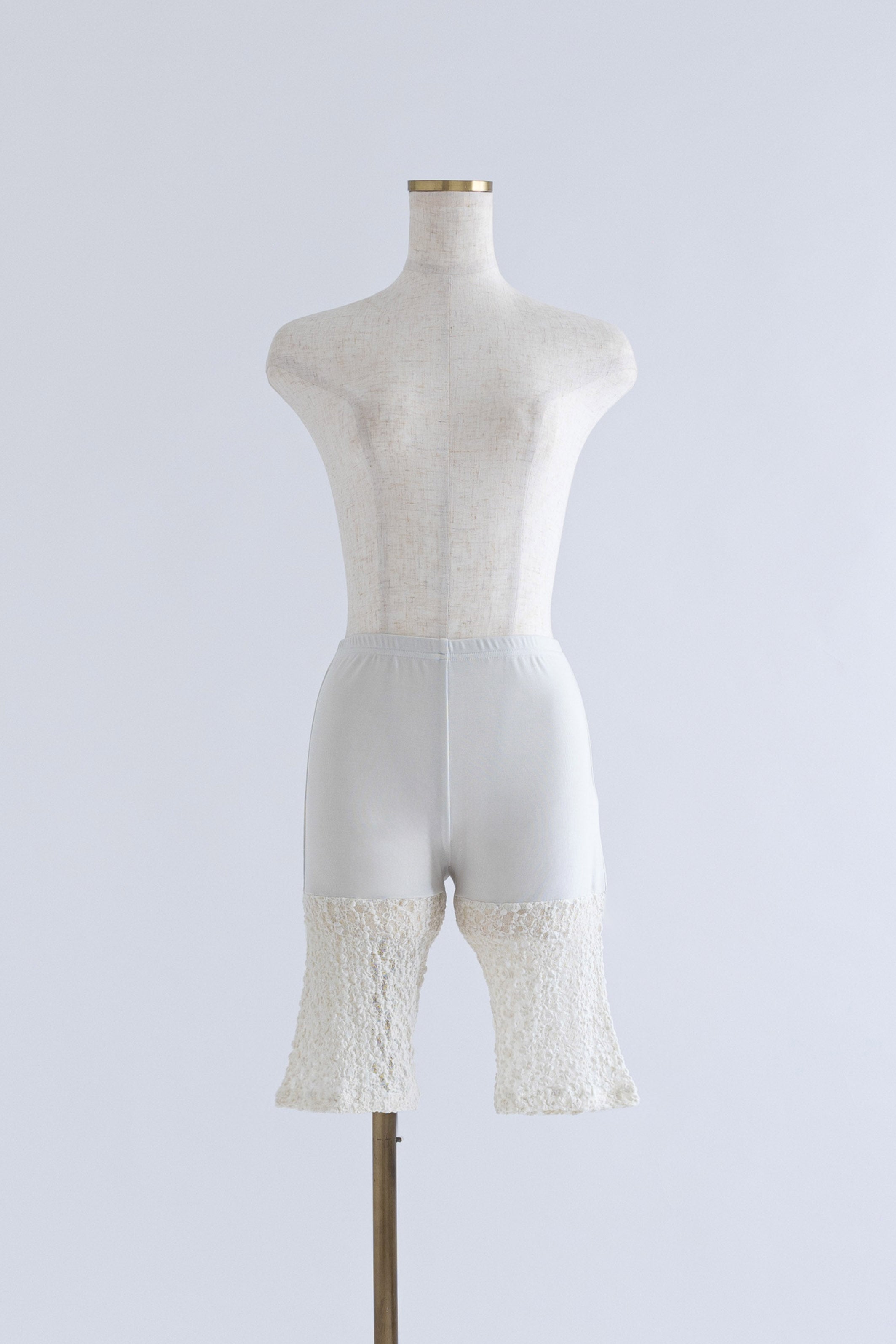 着用カラー:アイボリー